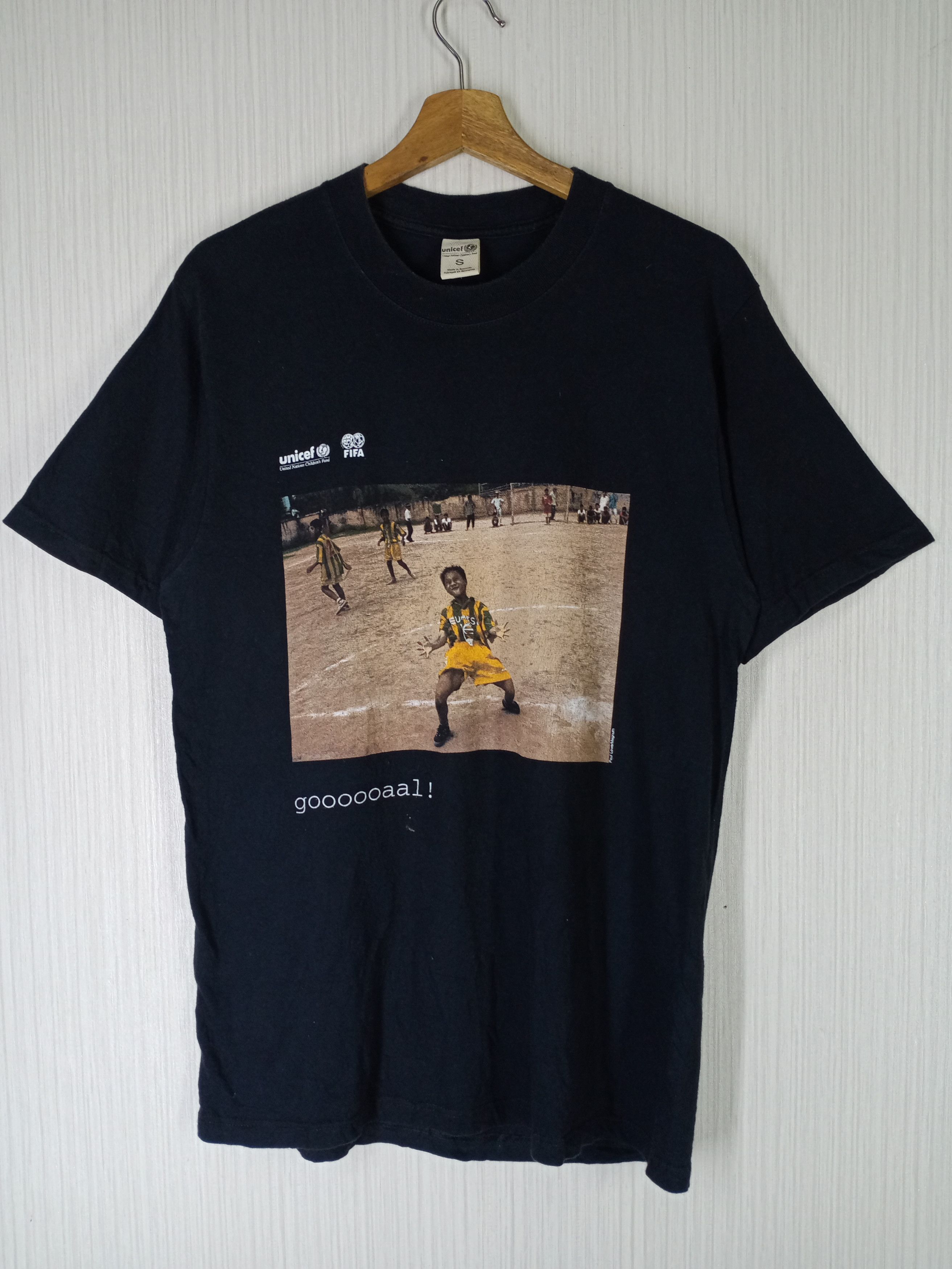 Vintage Very Rare Vintage Unicef X FIFA Collaboration Tshirt Size US M / EU 48-50 / 2 - 2 Thumbnail