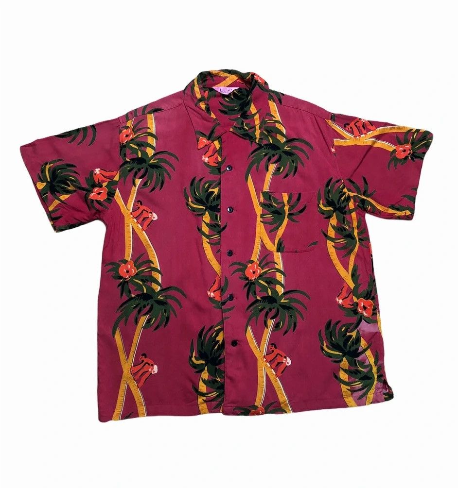 Vintage 100% Rayon Beach Motive Aloha Hawaiian Shirt