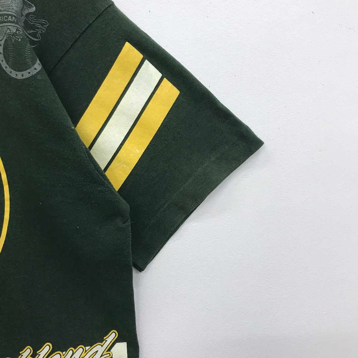 Vintage Vintage 90s Oakland Athletics MLB Big Logo Men Tshirt Size US M / EU 48-50 / 2 - 3 Thumbnail