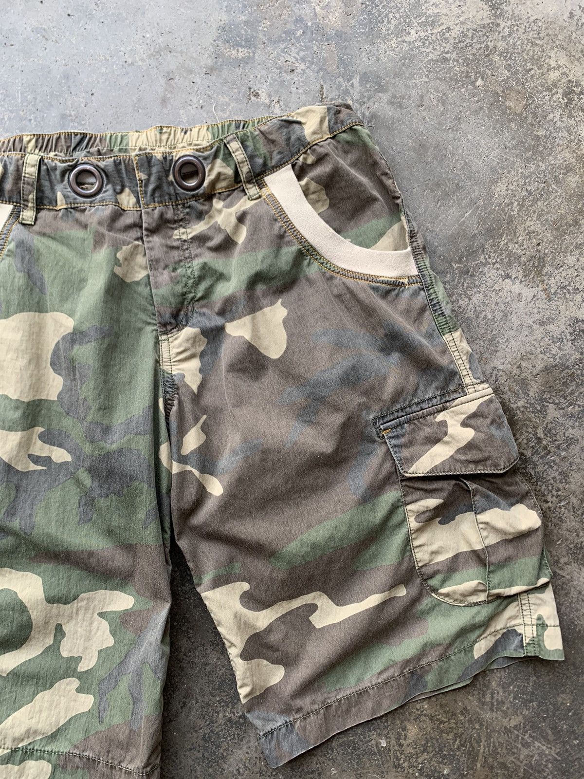 Vintage Vintage Sun Faded Military Camo Shorts Size US 30 / EU 46 - 5 Thumbnail