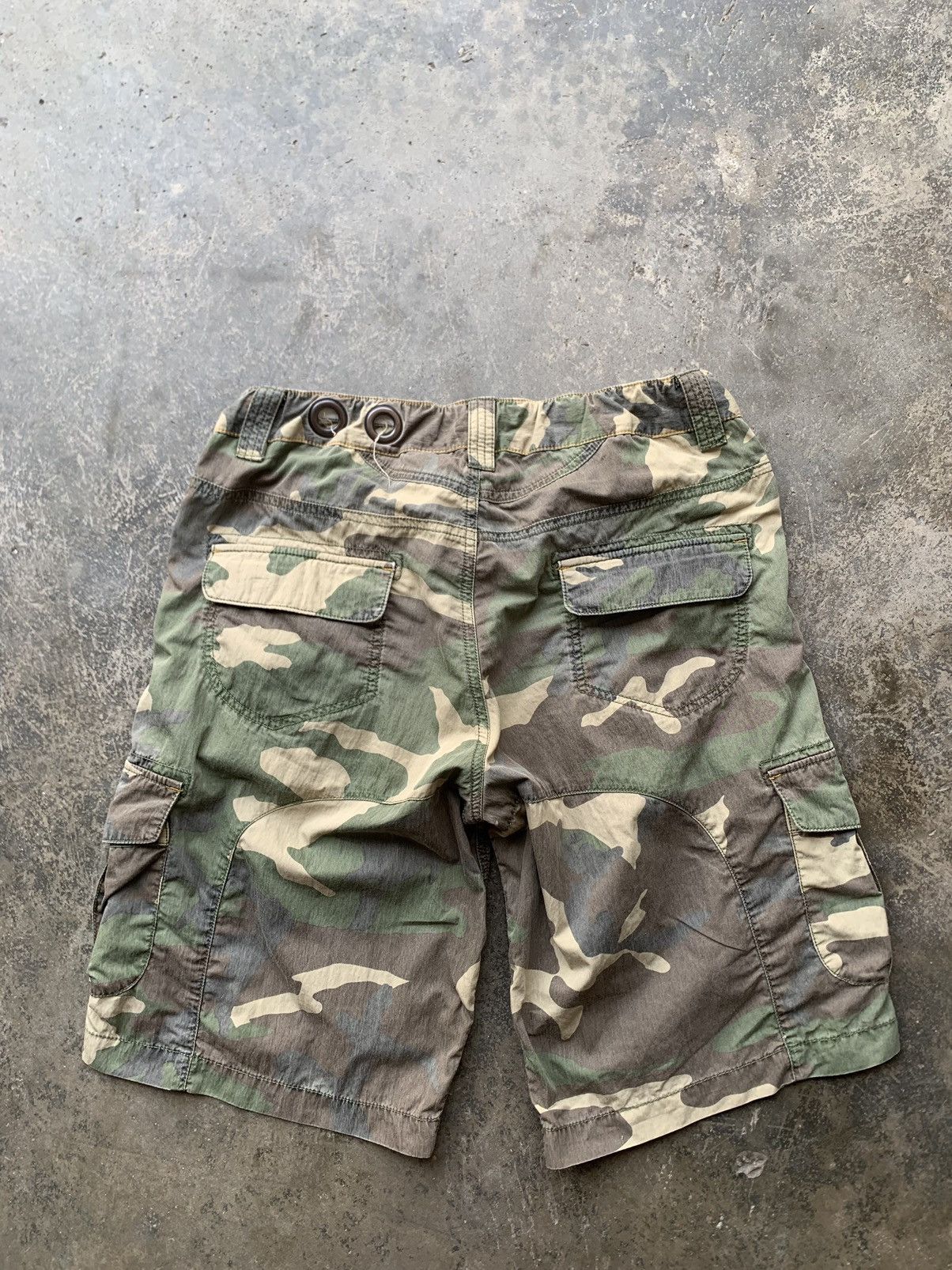 Vintage Vintage Sun Faded Military Camo Shorts Size US 30 / EU 46 - 6 Thumbnail