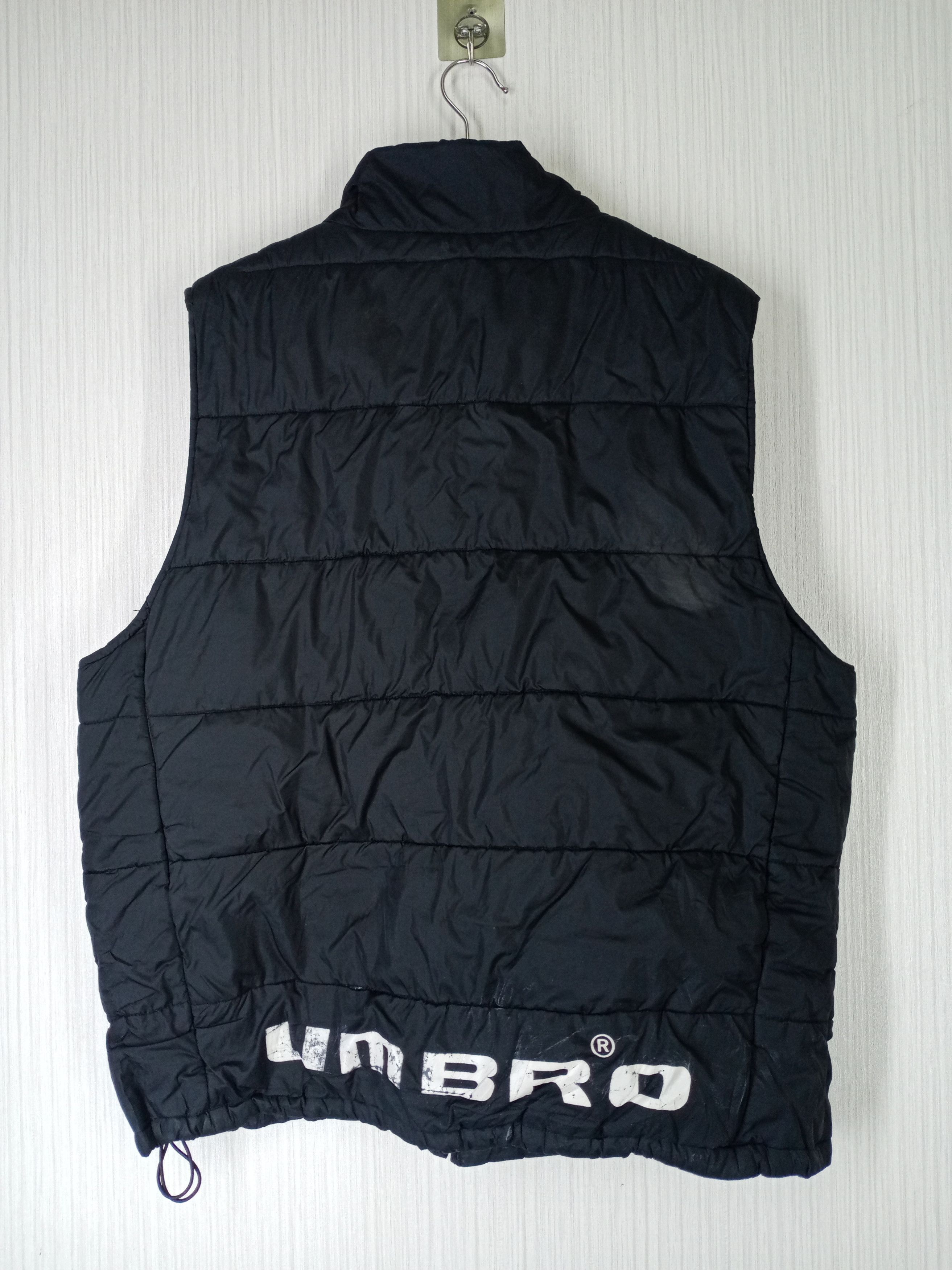 Umbro Vintage Umbro Puffer Vest Jacket Size US L / EU 52-54 / 3 - 2 Thumbnail