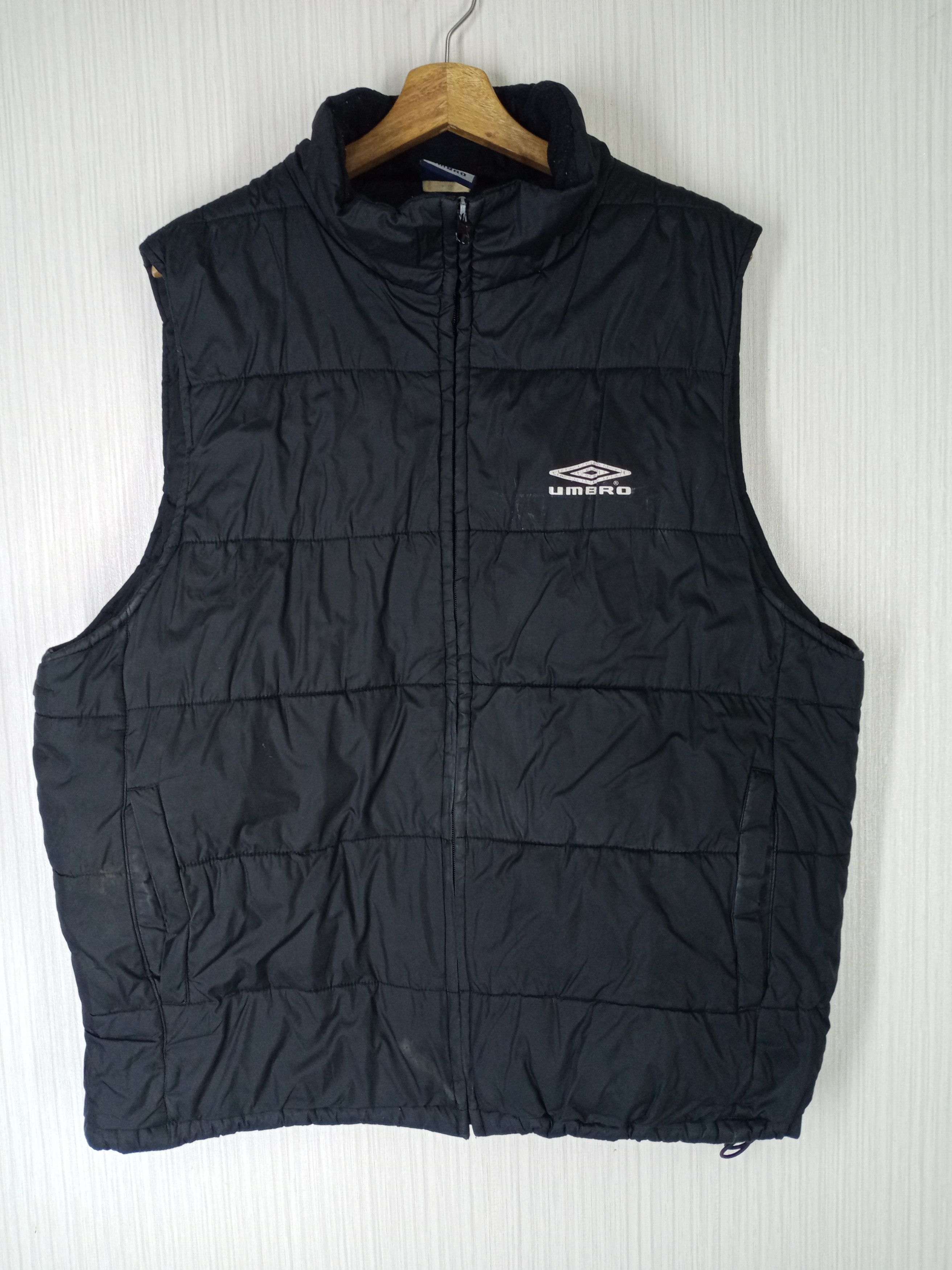 Umbro Vintage Umbro Puffer Vest Jacket Size US L / EU 52-54 / 3 - 1 Thumbnail