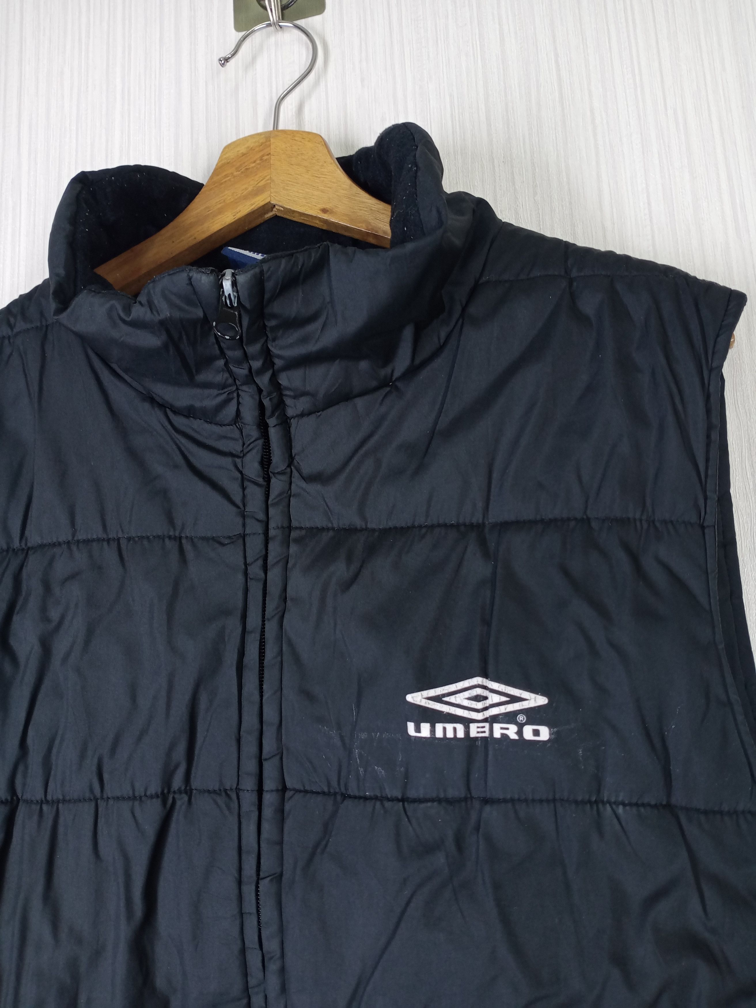 Umbro Vintage Umbro Puffer Vest Jacket Size US L / EU 52-54 / 3 - 3 Thumbnail