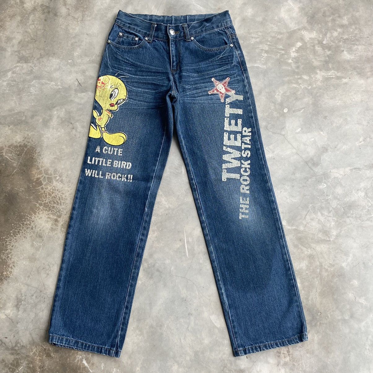 Vintage Japanese jeans cartoon tweety print big out