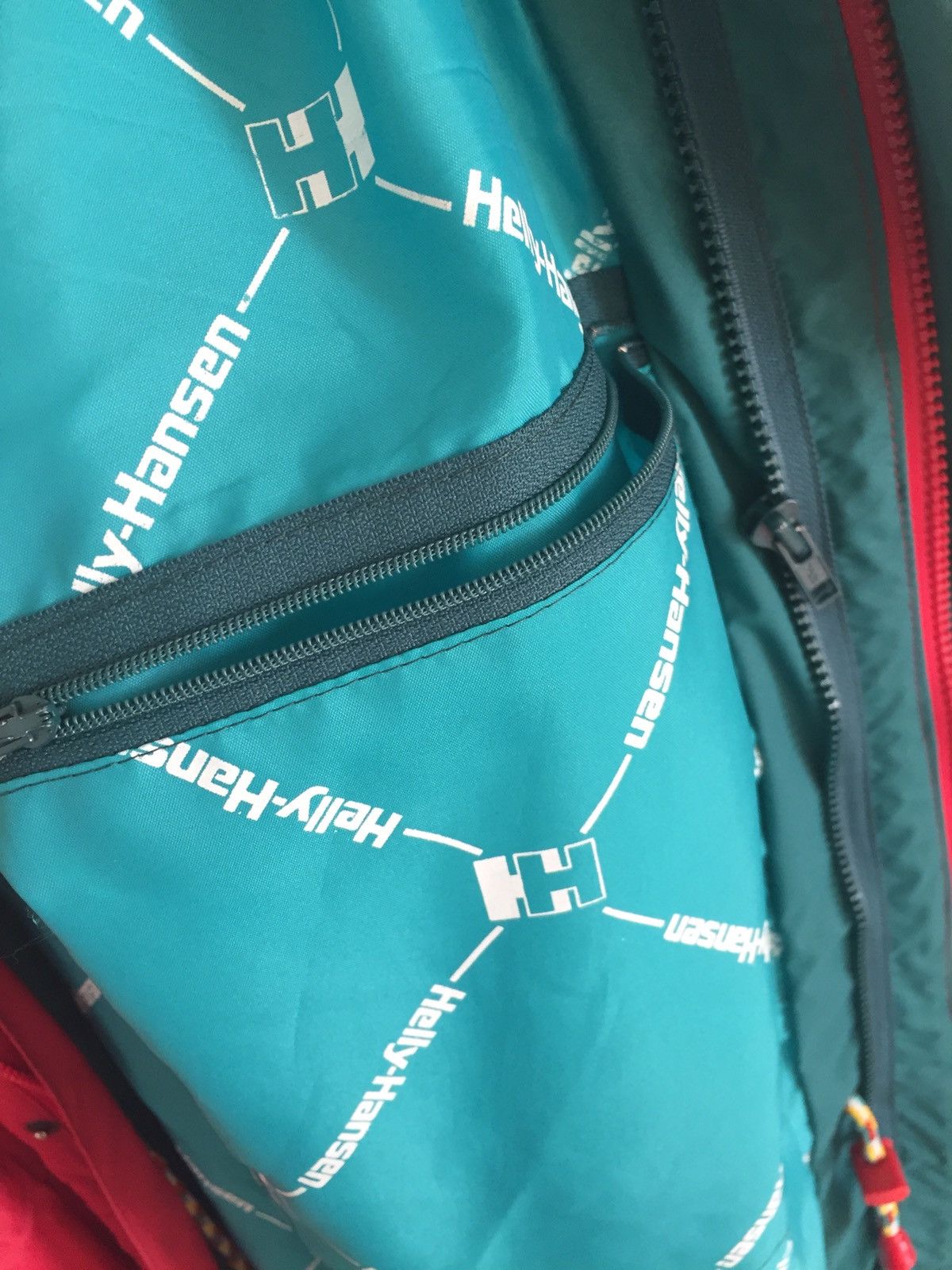 Helly Hansen Helly Hansen Multi Pocket Waterproof Embroidered Dog Parka Size US L / EU 52-54 / 3 - 7 Thumbnail