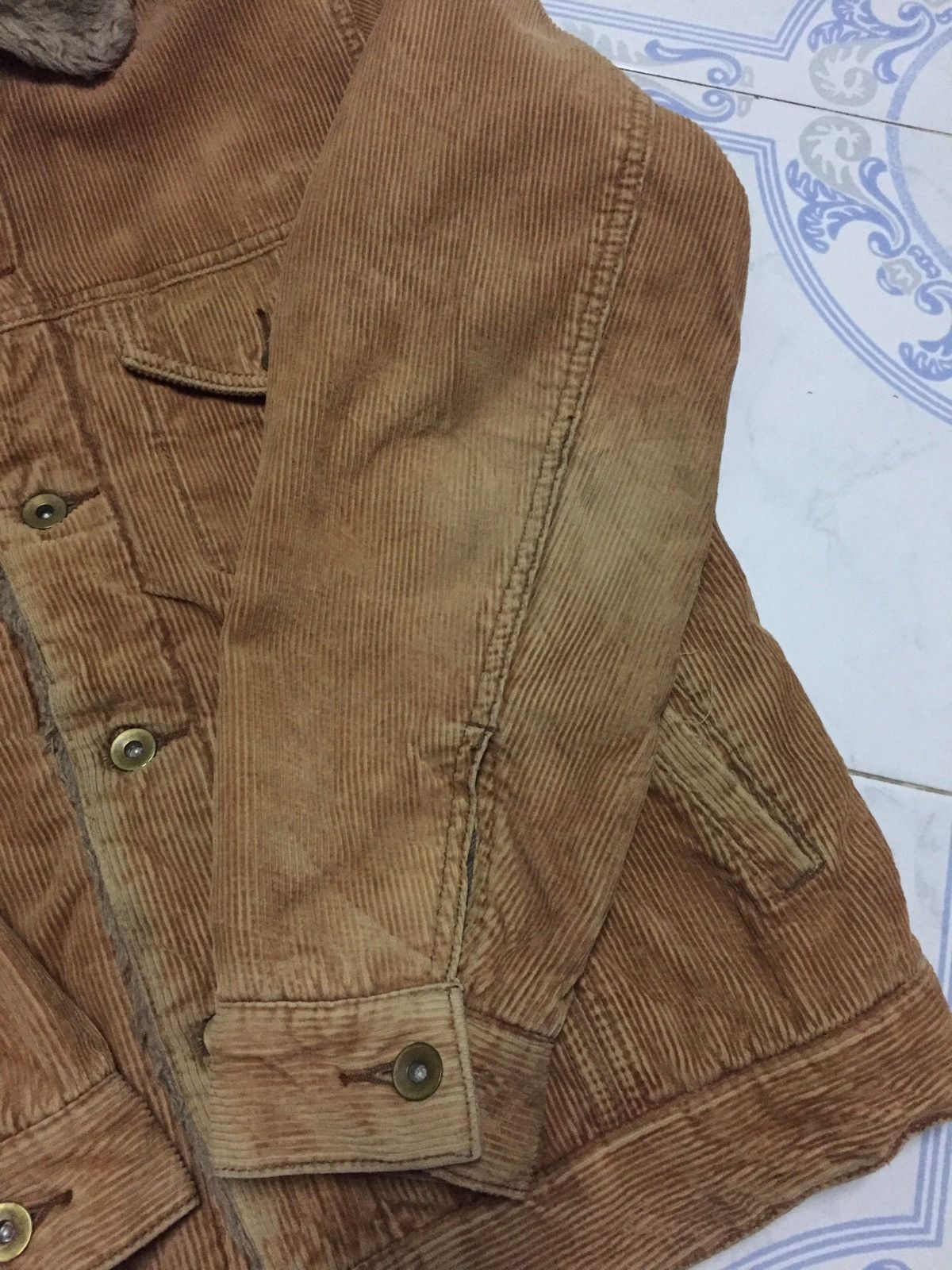Uniqlo Uniqlo Corduroy Jacket With Fleece Collar Size US M / EU 48-50 / 2 - 18 Thumbnail