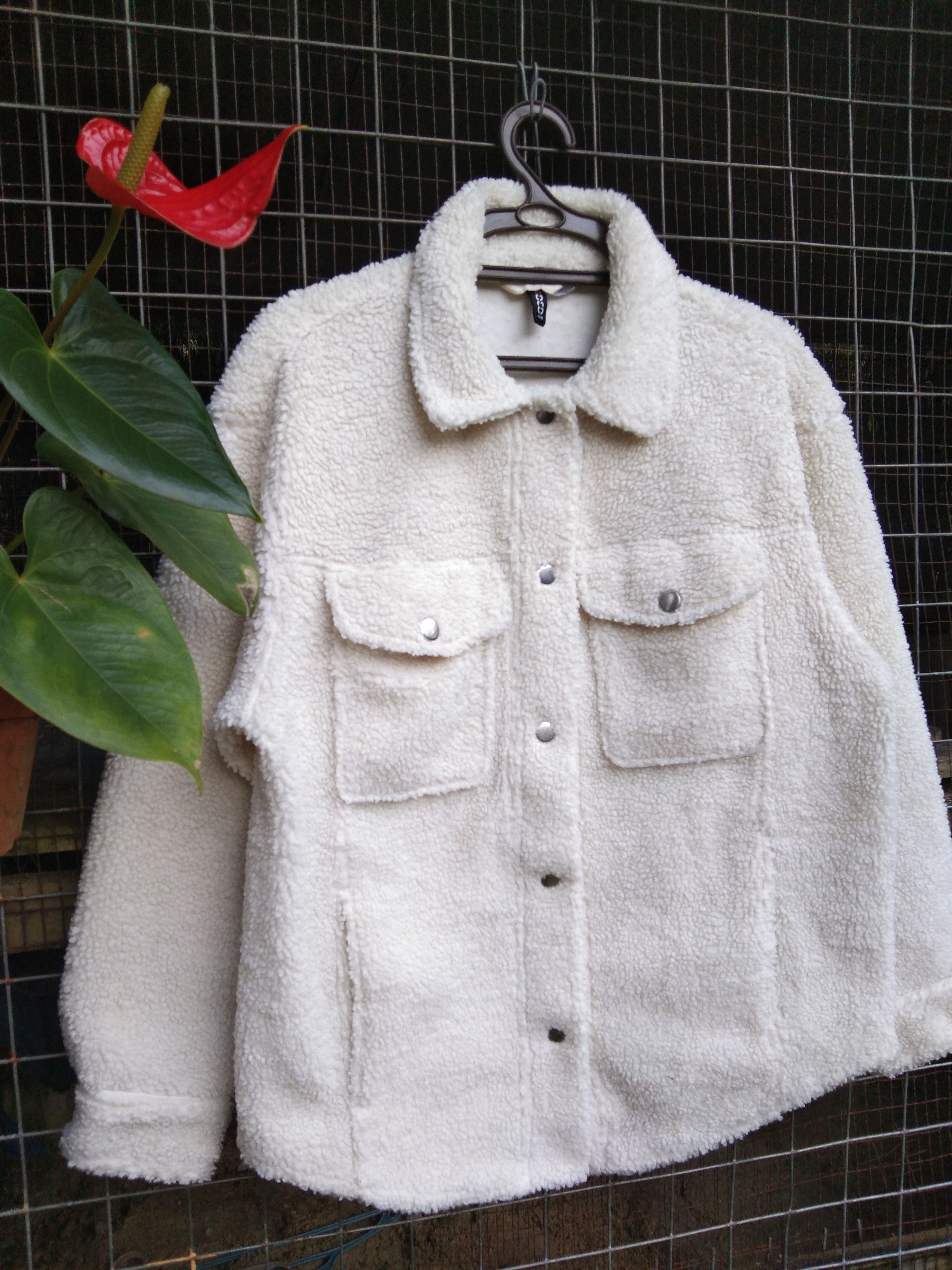 H&M DEEP PILE SHERPA JACKET by DIVIDED H&M Size S / US 4 / IT 40 - 3 Thumbnail