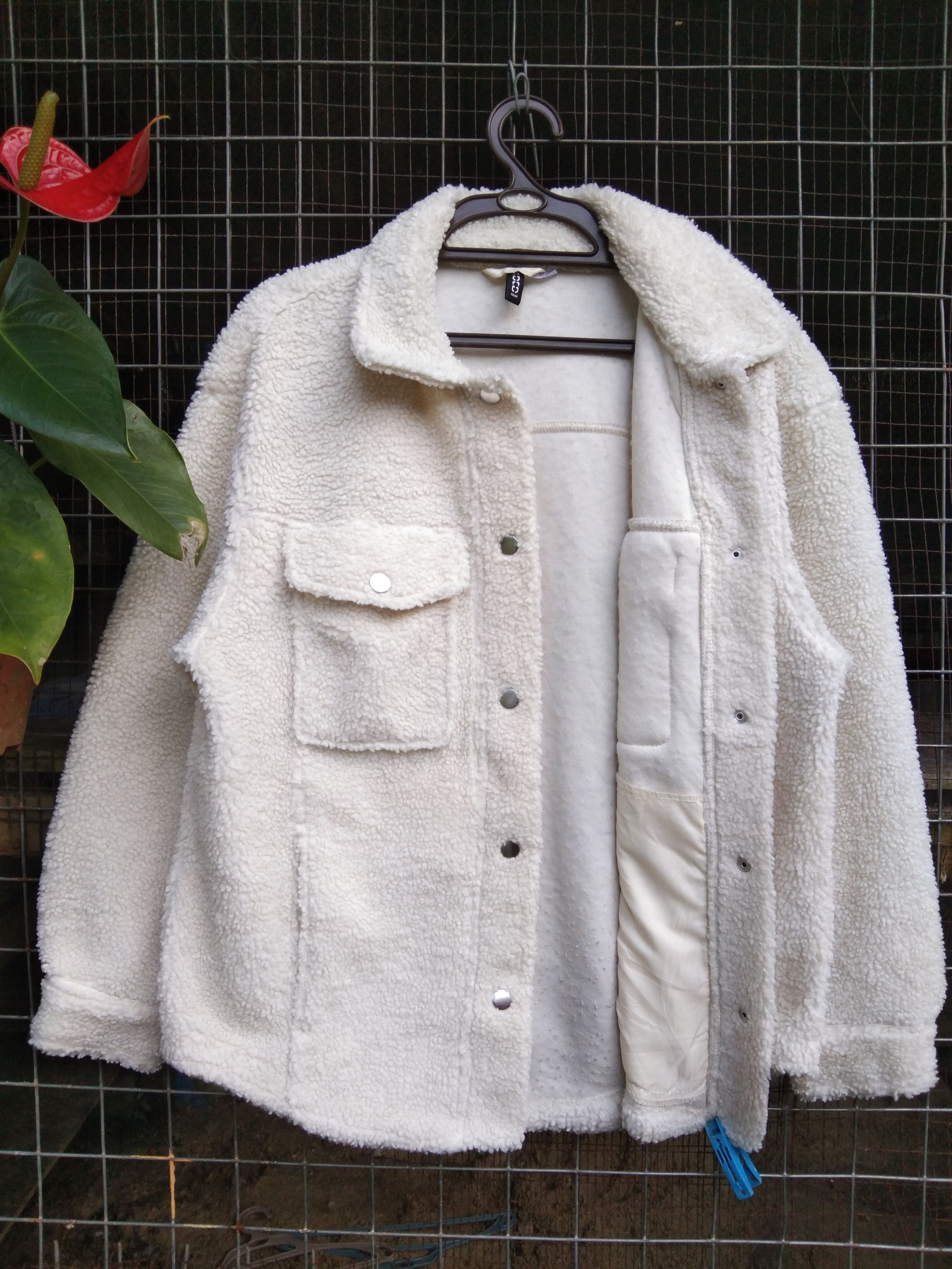 H&M DEEP PILE SHERPA JACKET by DIVIDED H&M Size S / US 4 / IT 40 - 1 Thumbnail