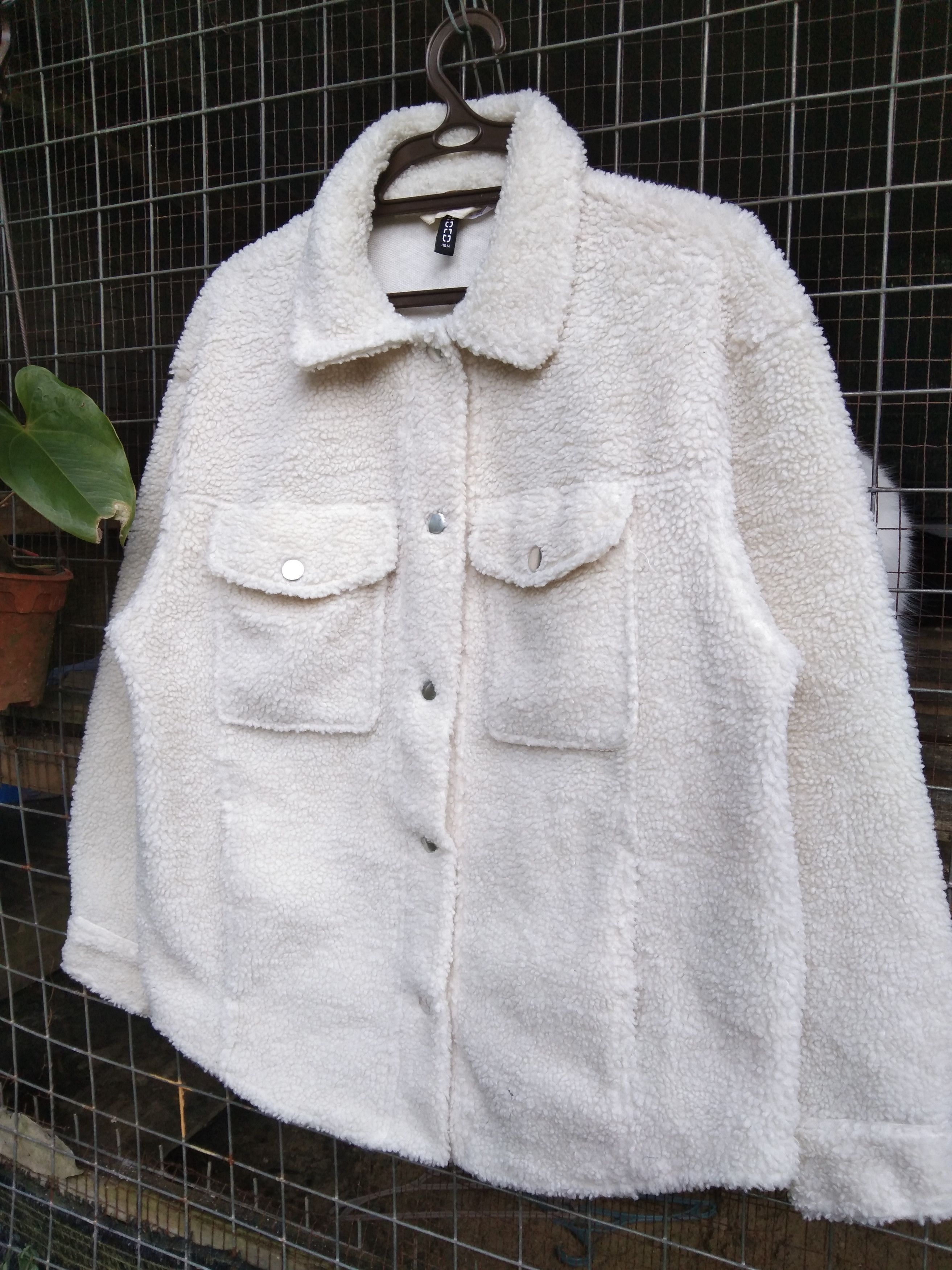 H&M DEEP PILE SHERPA JACKET by DIVIDED H&M Size S / US 4 / IT 40 - 2 Thumbnail