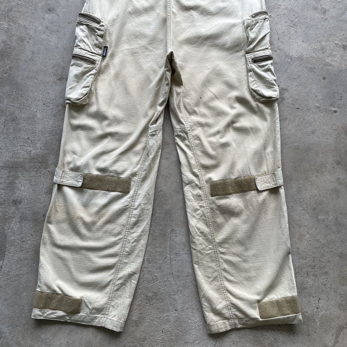 Japanese Brand Vtg Japanese Brand Sun Faded 3D Pocket Cargo Pants Tactical Size US 33 - 14 Thumbnail