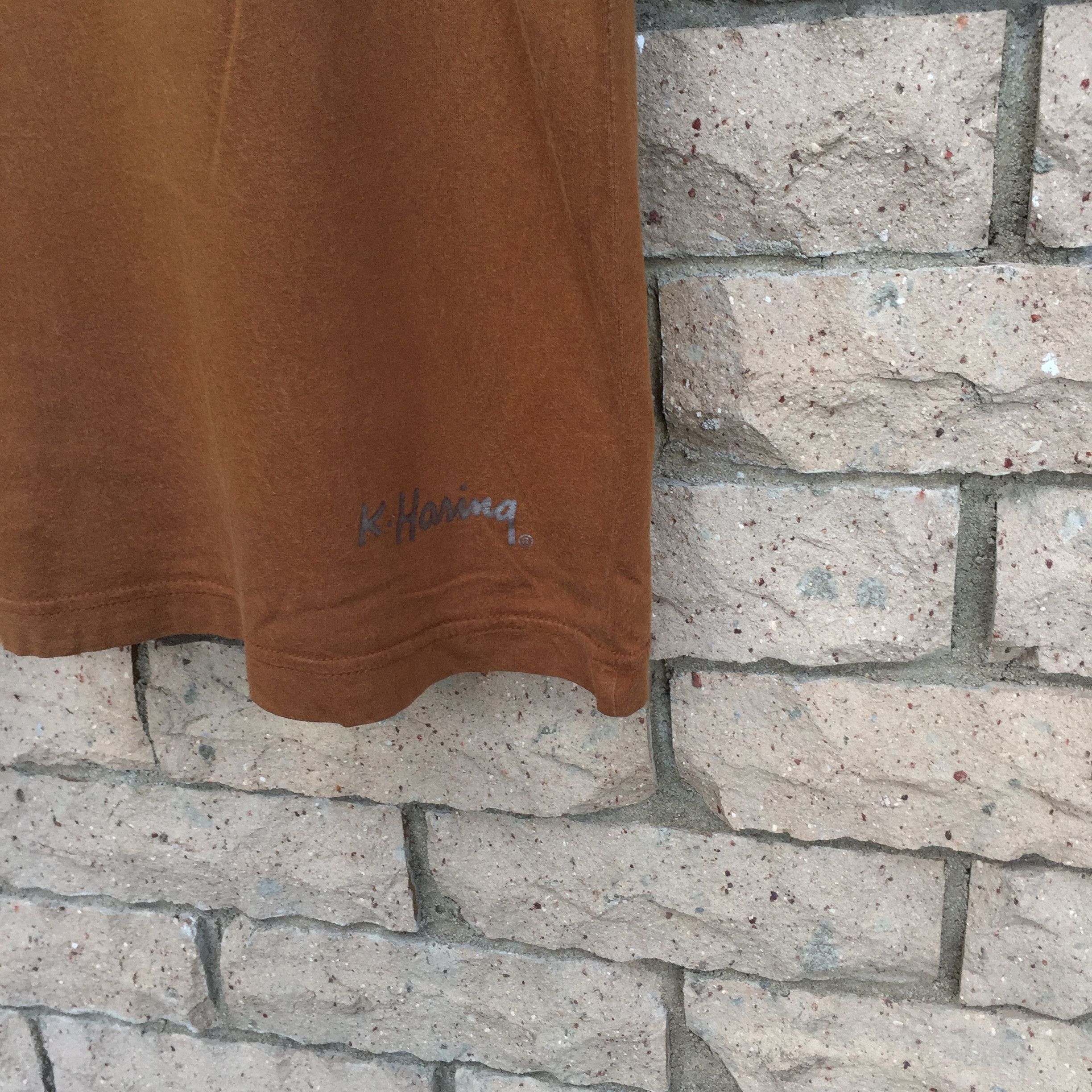 Keith Haring × Uniqlo KEITH HARING X UNIQLO t shirt spell out big design.. Size US L / EU 52-54 / 3 - 8 Thumbnail