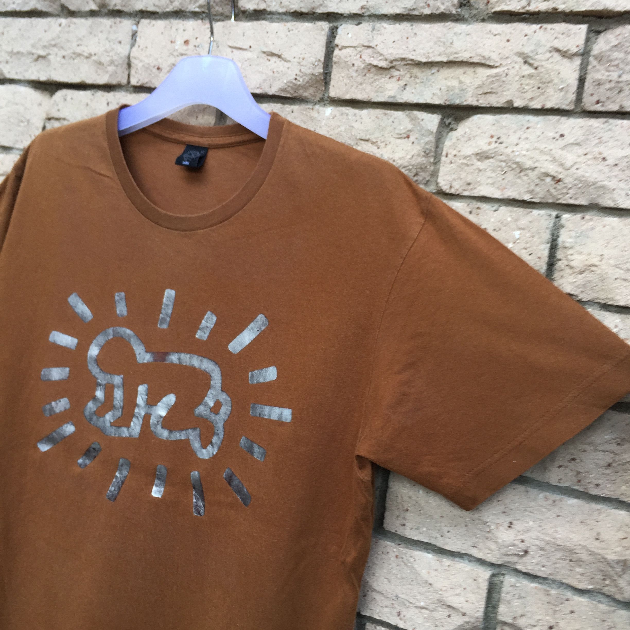 Keith Haring × Uniqlo KEITH HARING X UNIQLO t shirt spell out big design.. Size US L / EU 52-54 / 3 - 4 Thumbnail