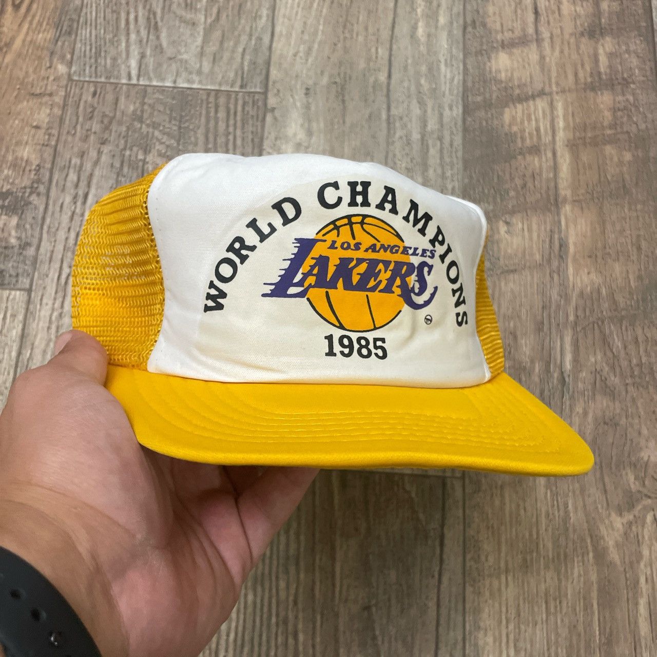 Vtg 1985 Los Angeles Lakers hotsell World Champions Trucker Hat