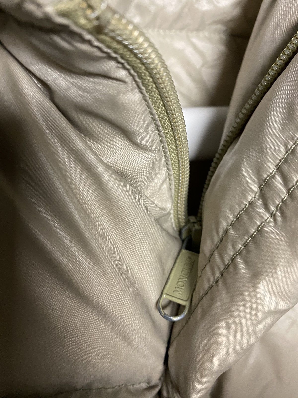 Moncler 90s Moncler vintage beige puffer jacket Grenoble Size US M / EU 48-50 / 2 - 5 Thumbnail