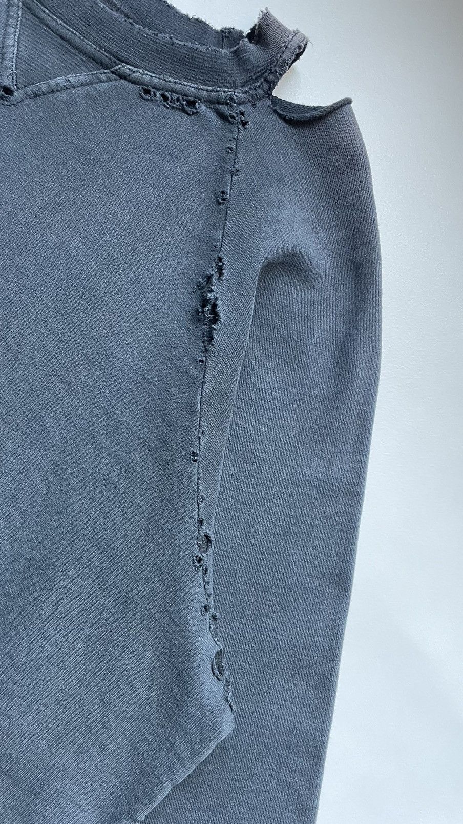 Raf Simons A/W 02 ‘Virginia Creeper’ Distressed Sweatshirt Size US M / EU 48-50 / 2 - 10 Thumbnail