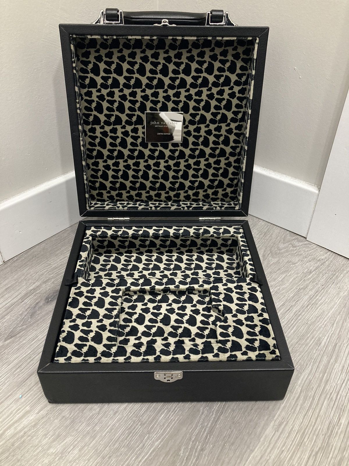 Leopard Jewelry box.