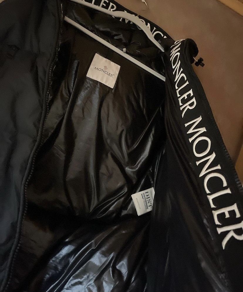 Moncler Moncler moncla jacket Size US L / EU 52-54 / 3 - 4 Thumbnail