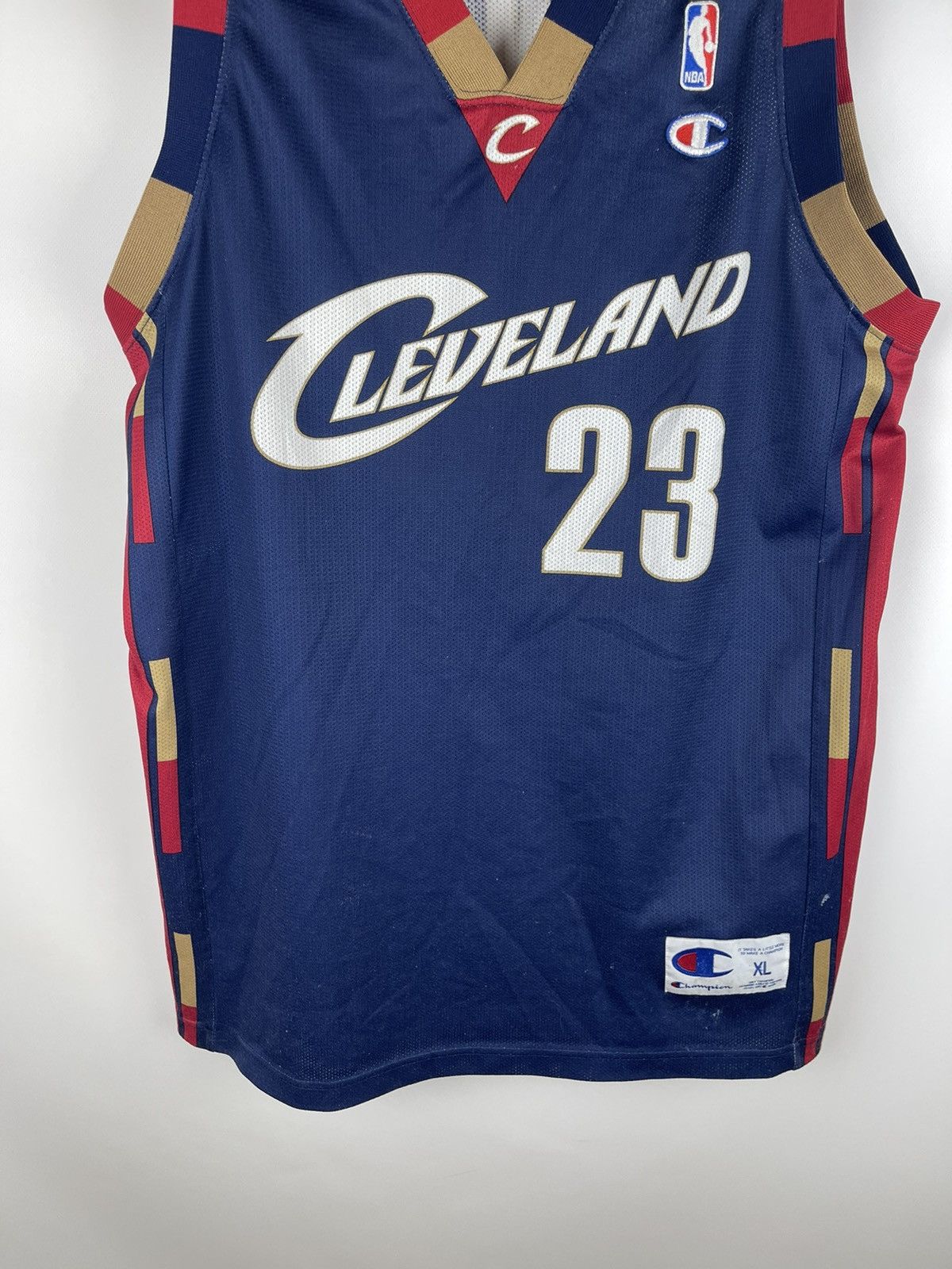 Champion Champion vintage NBA Cleveland Cavaliers #23 LeBron James Size US XL / EU 56 / 4 - 3 Thumbnail