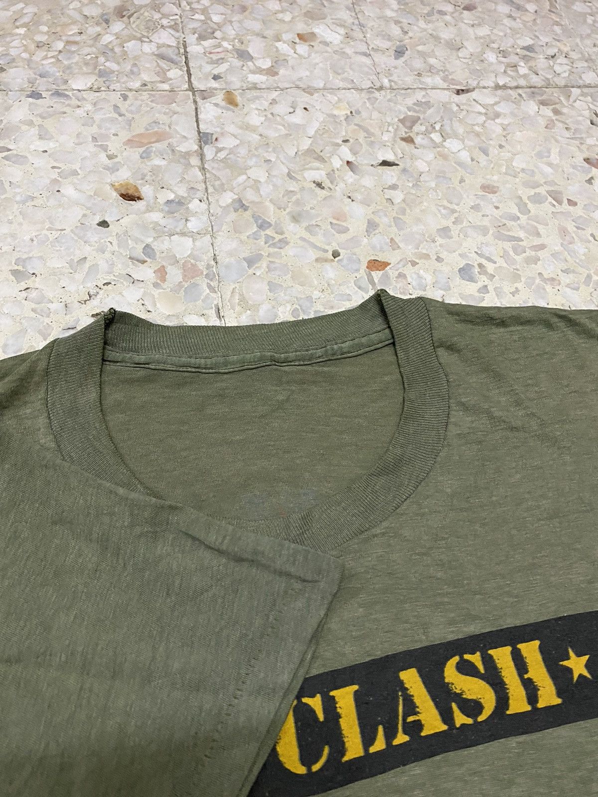 Band Tees Rare Vintage 84’ Shirt The Clash Straight toHellOutOfControl Size US M / EU 48-50 / 2 - 4 Thumbnail