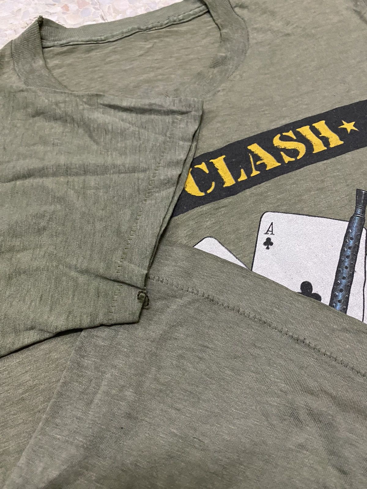 Band Tees Rare Vintage 84’ Shirt The Clash Straight toHellOutOfControl Size US M / EU 48-50 / 2 - 5 Thumbnail