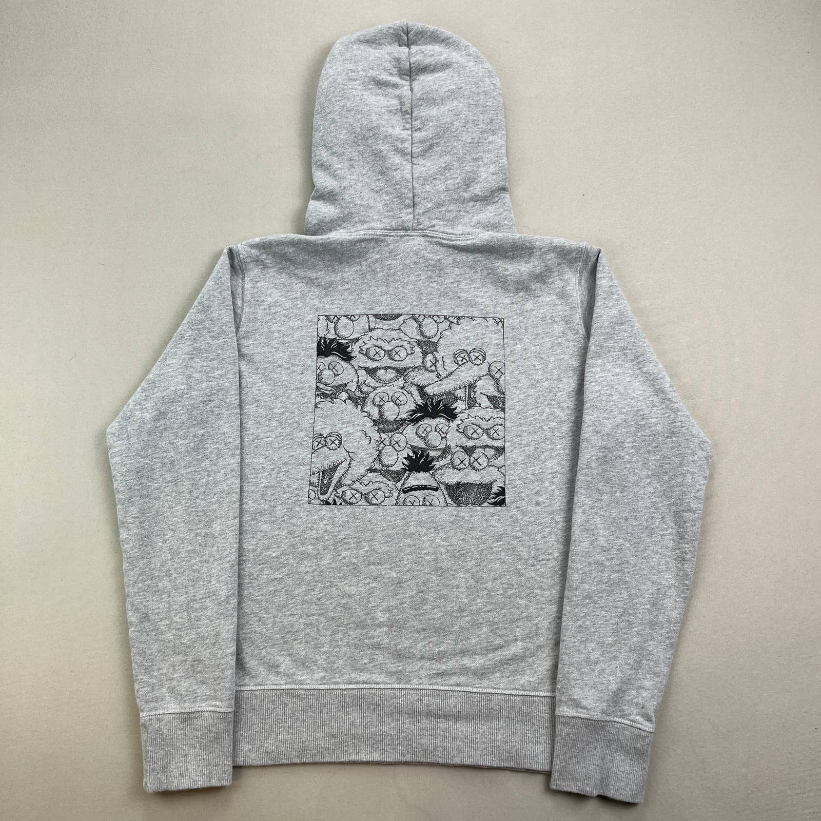 Uniqlo Kaws Sesame Street Hoodie Sweatshirt XS Gray Uniqlo Bert UT