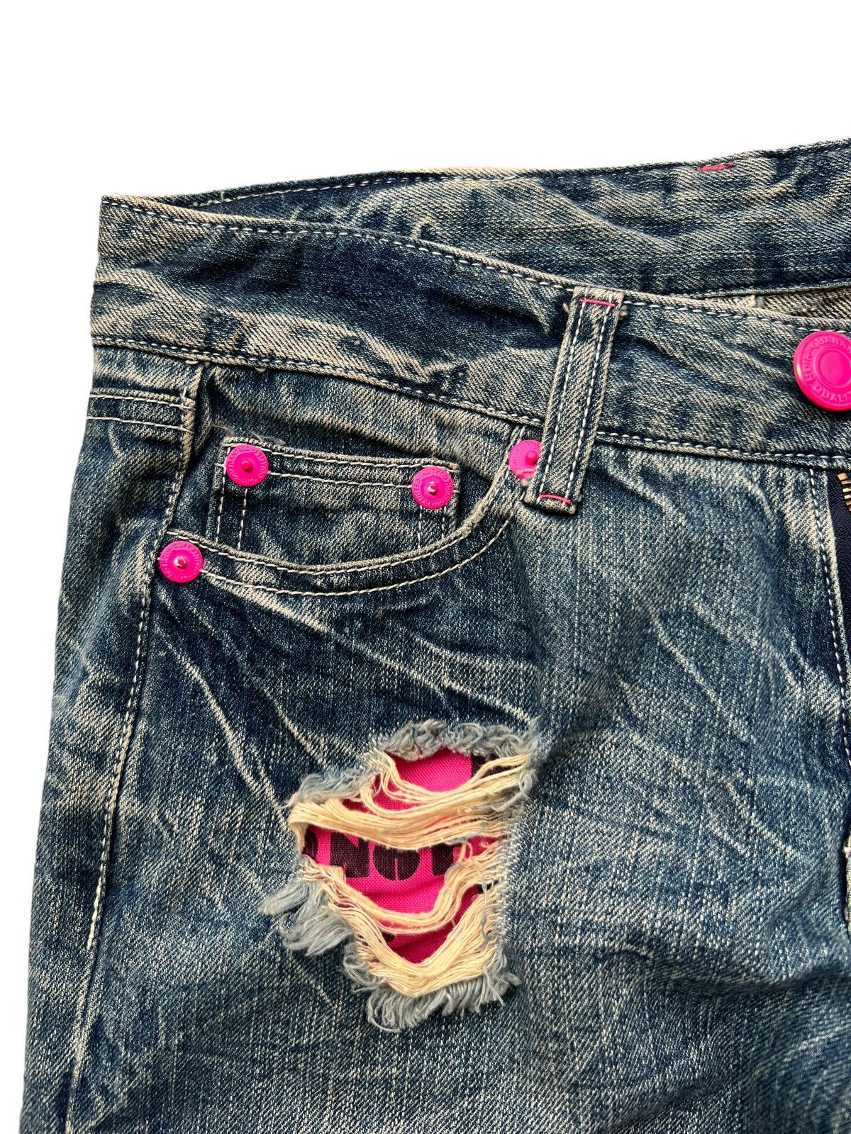 Japanese Brand Japanese Brand Graphic Distressed Faded Denim Jeans 29x32 Size US 29 - 11 Thumbnail
