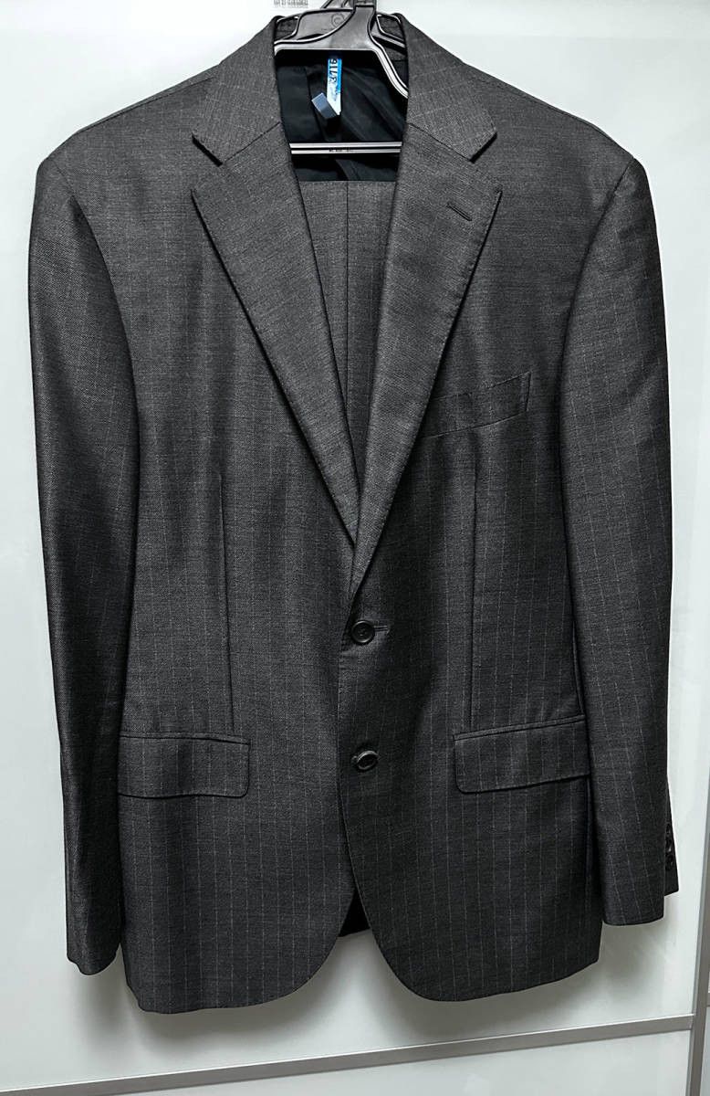 Issey Miyake Issey Miyake Dark Grey Pinstripe Suit Size 40R - 1 Thumbnail