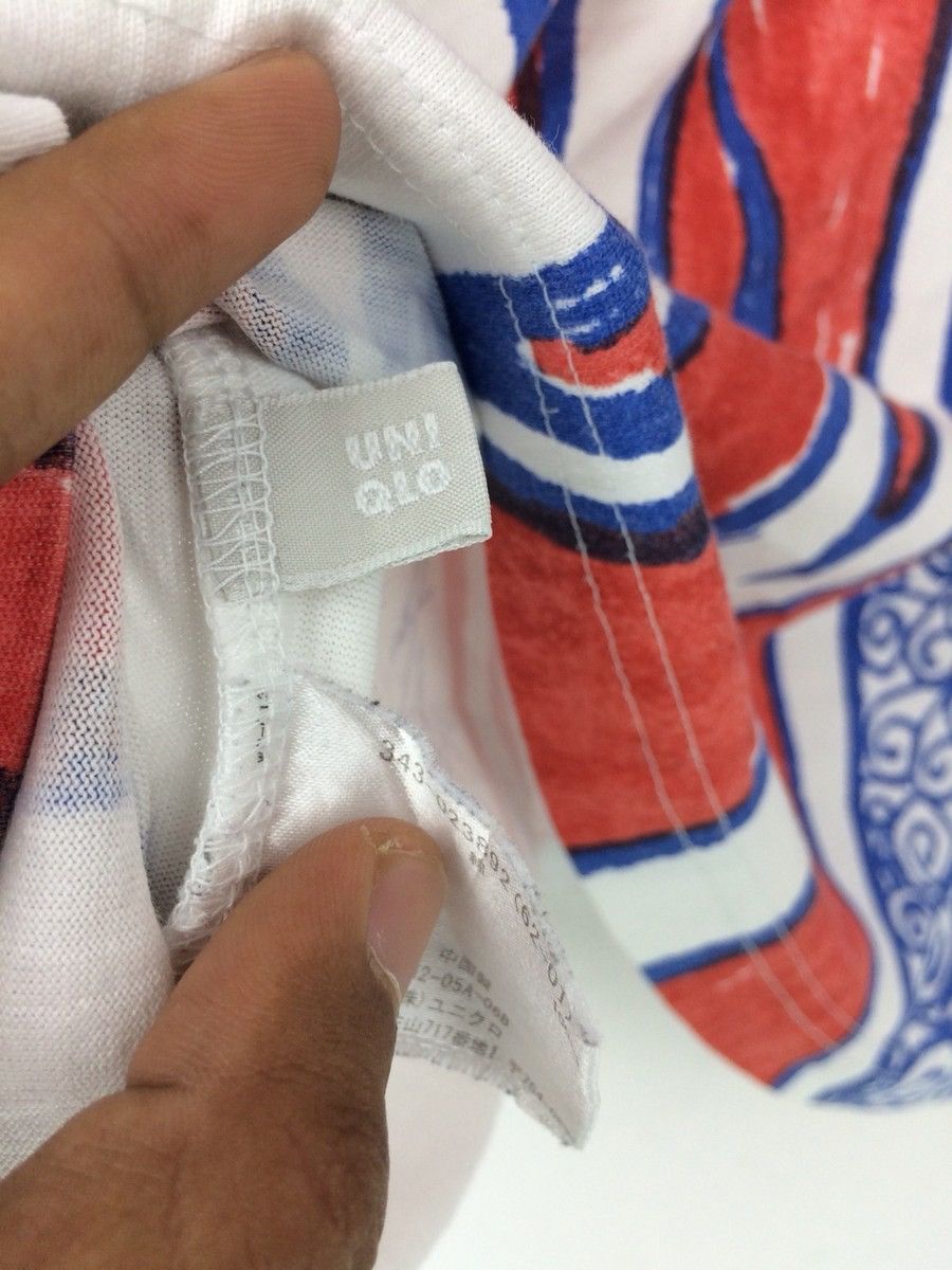 Japanese Brand × Uniqlo All Over Print Art Uniqlo Tshirt Size US M / EU 48-50 / 2 - 7 Thumbnail