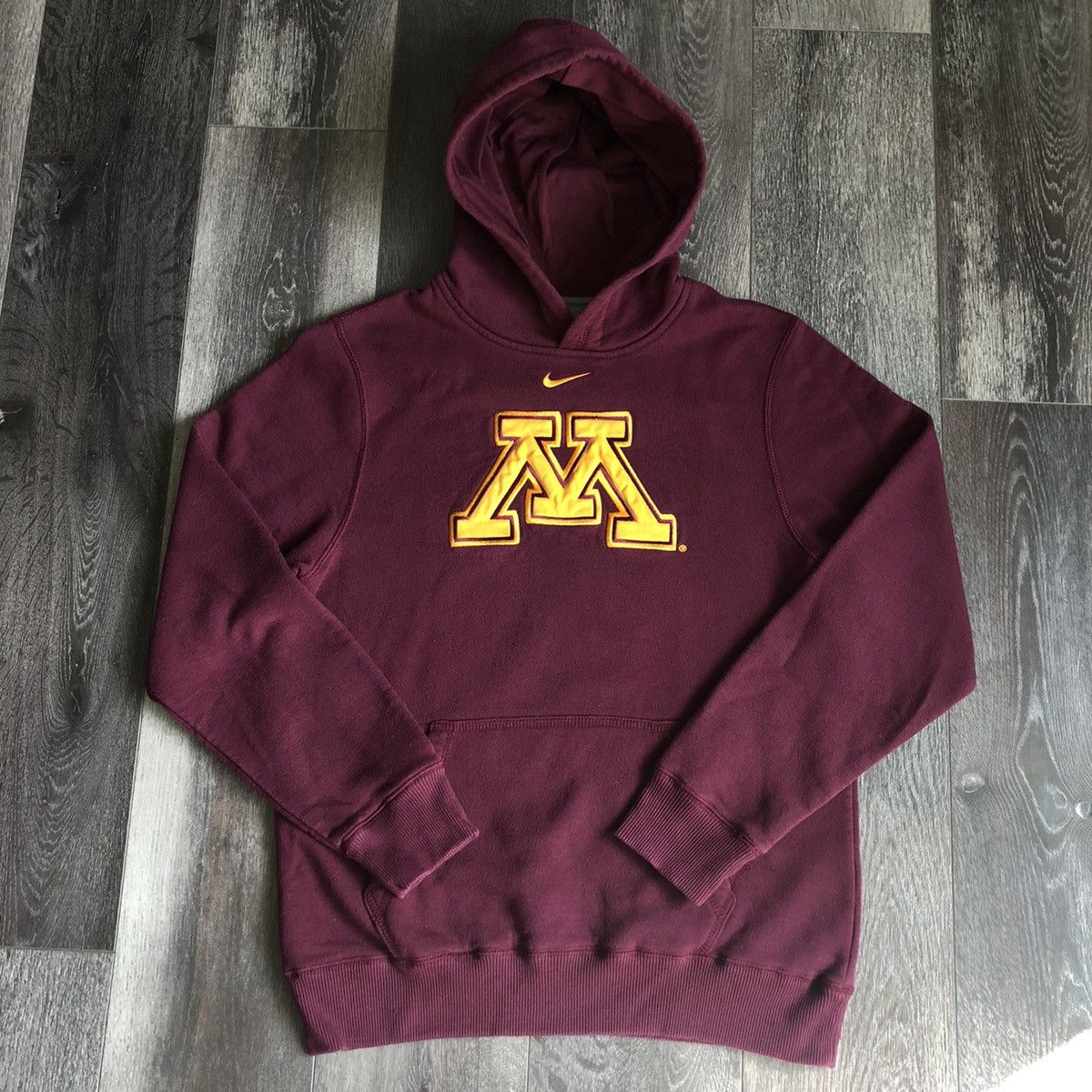 Nike Vintage 00s Nike Minnesota Twin Cities Center Swoosh Hoodie Size US S / EU 44-46 / 1 - 2 Thumbnail
