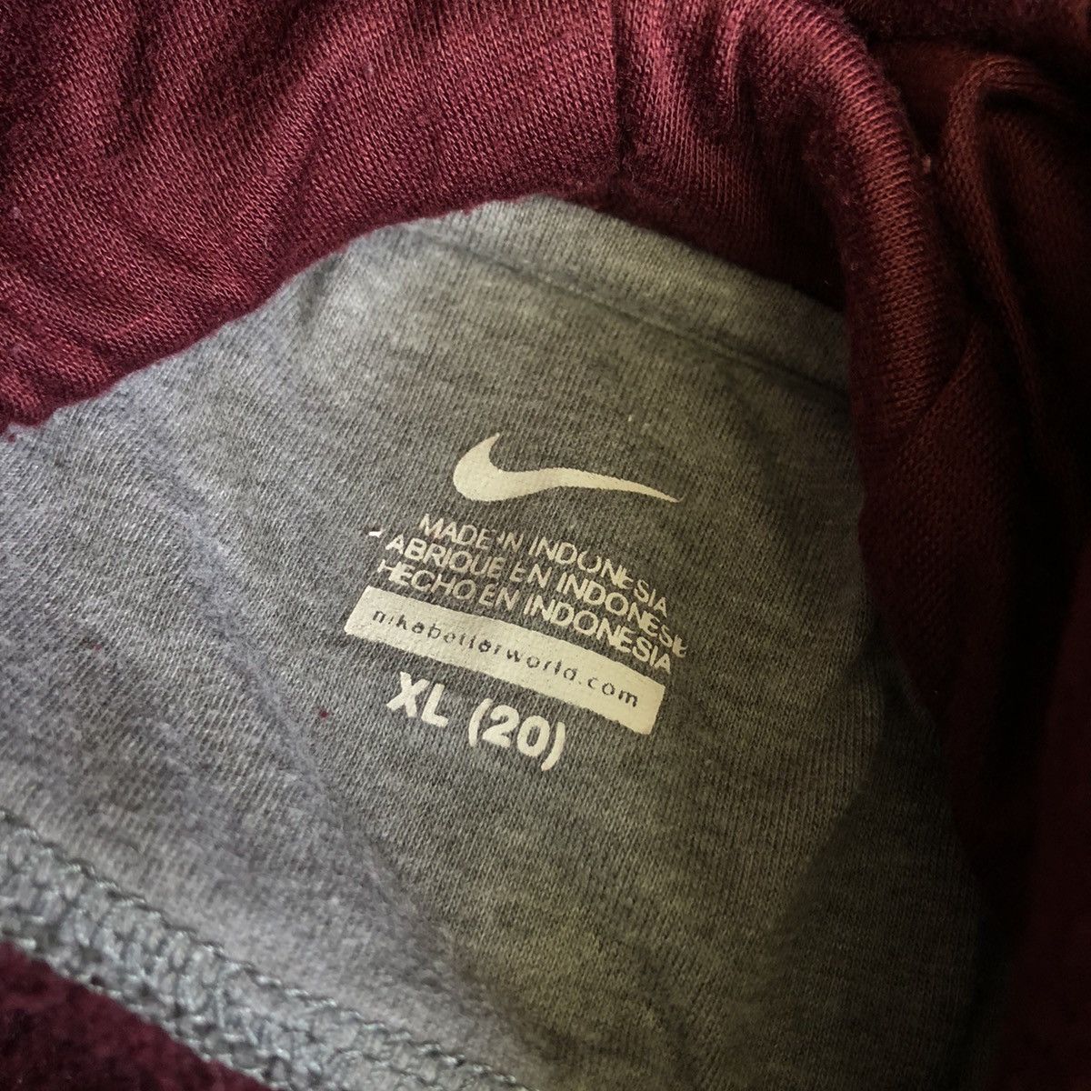 Nike Vintage 00s Nike Minnesota Twin Cities Center Swoosh Hoodie Size US S / EU 44-46 / 1 - 4 Thumbnail
