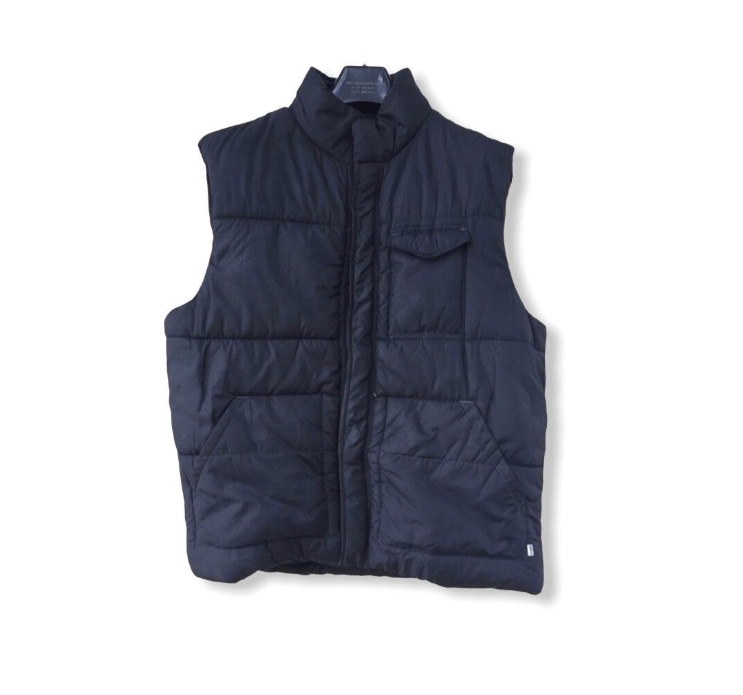 image of Levis Puffer Down Vest Jacket Sleeveless in Black, Men's (Size Large)
