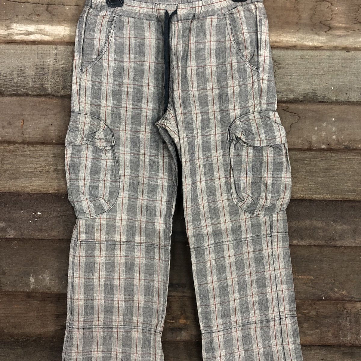 Japanese Brand Takeo Kikuchi japan checkered Multipocket Cargo Pants #3810 Size US 26 / EU 42 - 4 Thumbnail