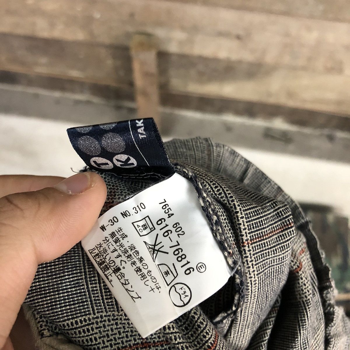 Japanese Brand Takeo Kikuchi japan checkered Multipocket Cargo Pants #3810 Size US 26 / EU 42 - 11 Thumbnail