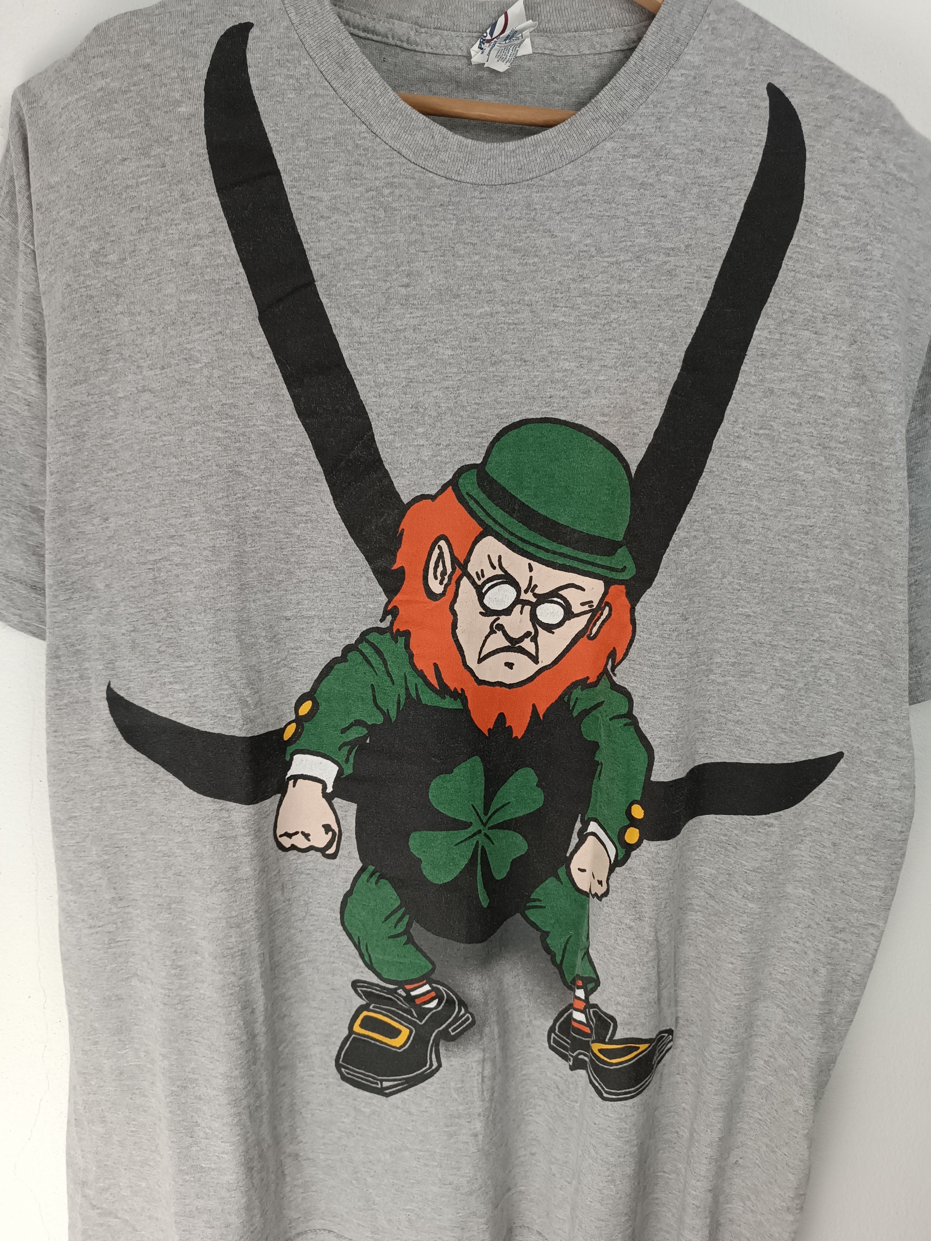 Vintage VINTAGE THE HUNGOVER X LEPRECHAUN TEE movie adult humor Size US XXL / EU 58 / 5 - 4 Thumbnail