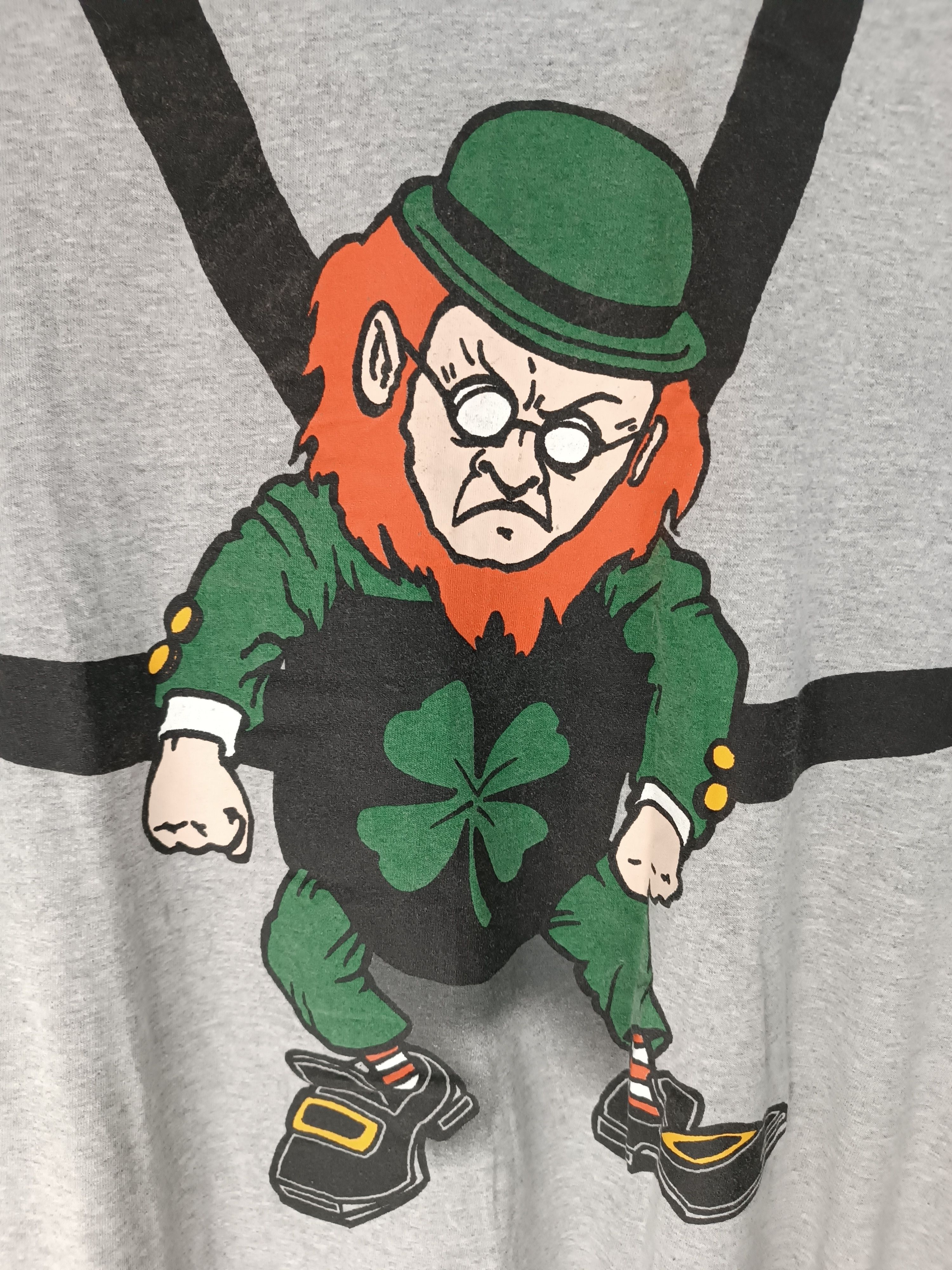 Vintage VINTAGE THE HUNGOVER X LEPRECHAUN TEE movie adult humor Size US XXL / EU 58 / 5 - 5 Thumbnail