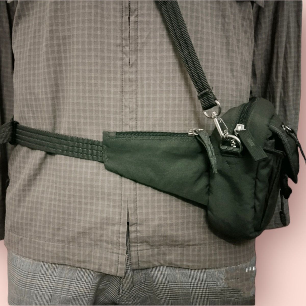 Japanese Brand × Uniqlo UNIQLO 3 WAY UTILITY TRAVEL POUCH/BODYBAG/ WAISTBAG Size ONE SIZE - 20 Thumbnail
