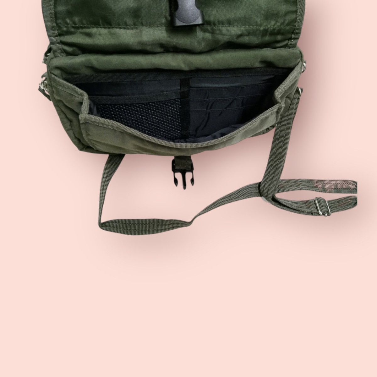 Japanese Brand × Uniqlo UNIQLO 3 WAY UTILITY TRAVEL POUCH/BODYBAG/ WAISTBAG Size ONE SIZE - 15 Thumbnail
