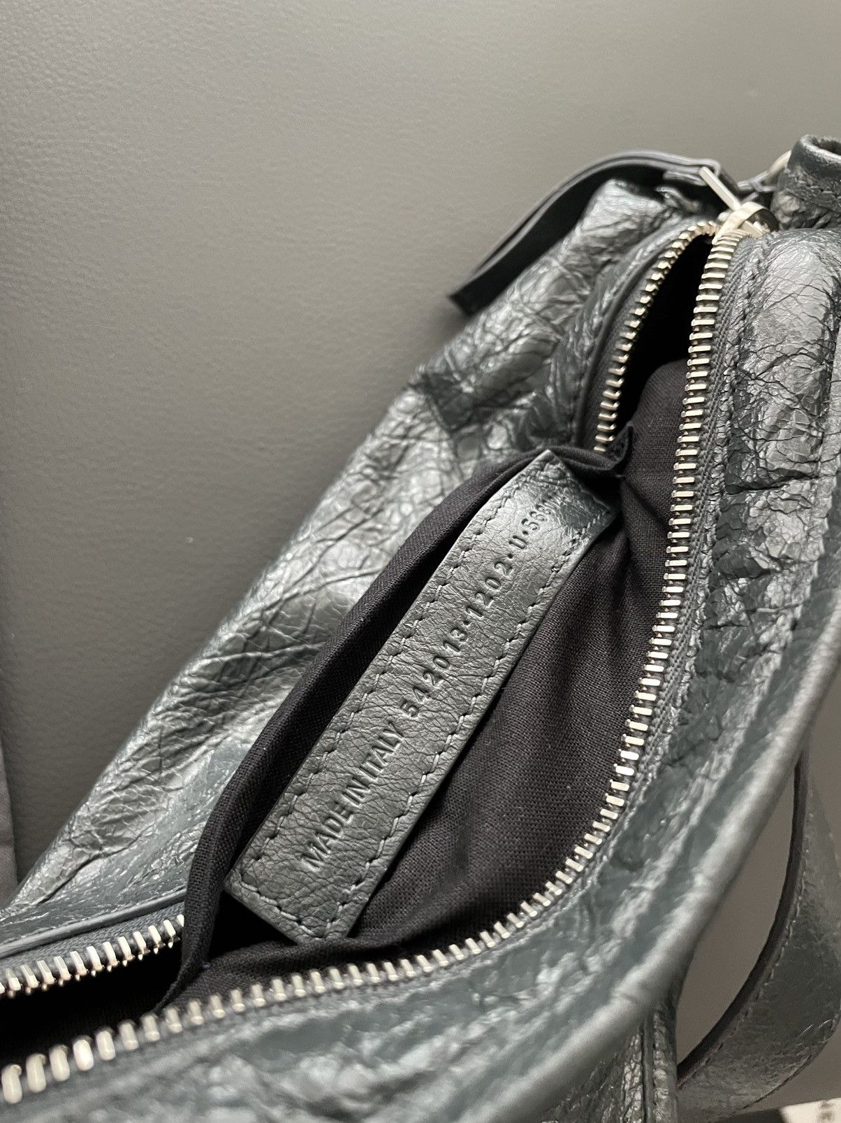 Balenciaga Rare Limited Edition Sold Out Leather Bum Bely Bag Size ONE SIZE - 18 Thumbnail
