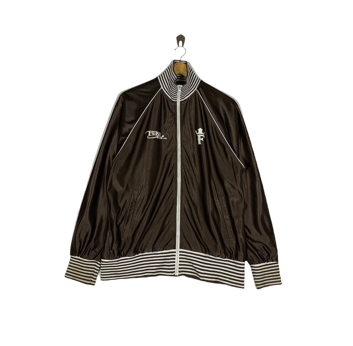 Fubu Rare Fubu Sweater Wives Wanted Nice Graphic Brown Colour Size US L / EU 52-54 / 3 - 3 Thumbnail