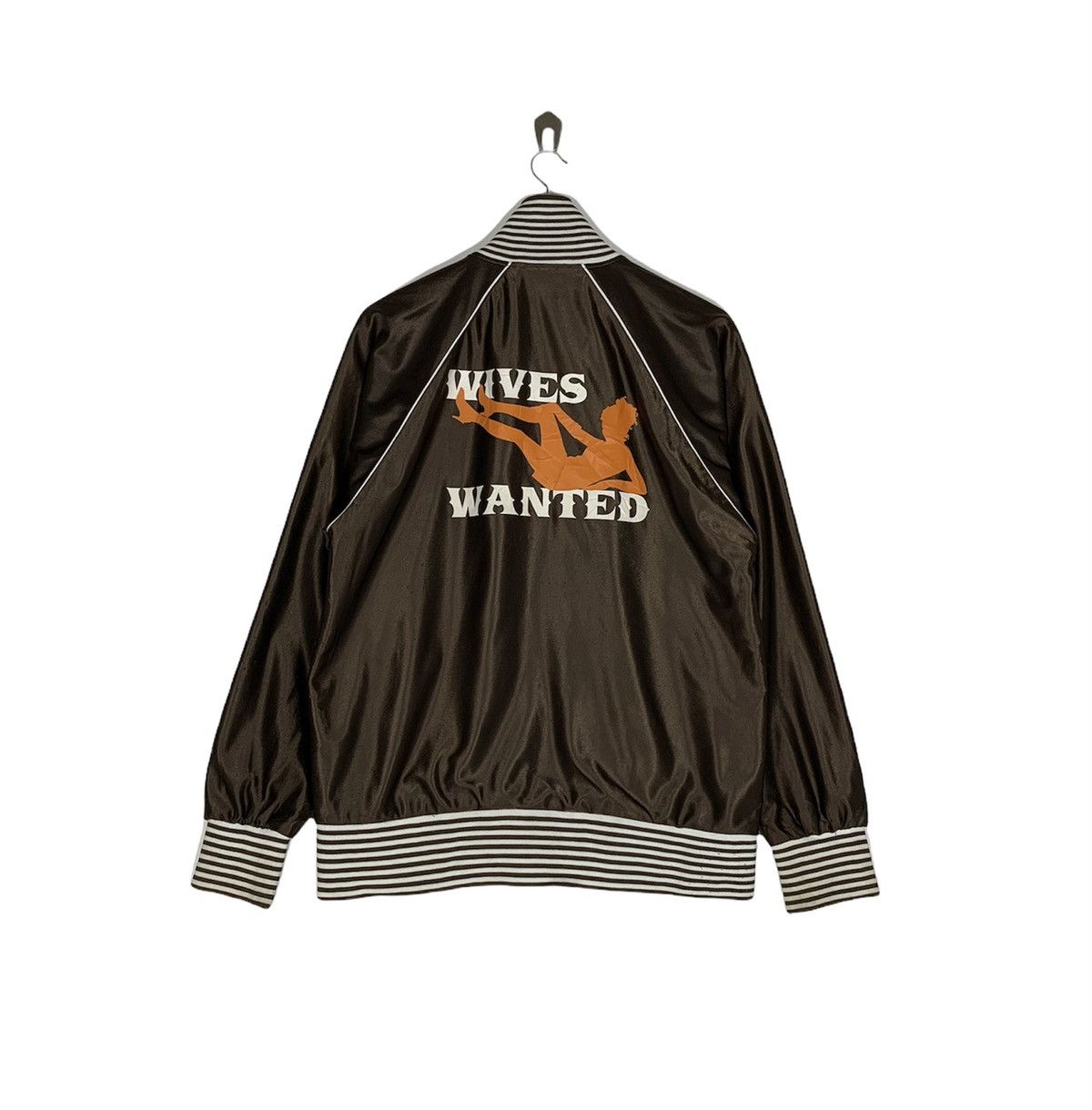 Fubu Rare Fubu Sweater Wives Wanted Nice Graphic Brown Colour Size US L / EU 52-54 / 3 - 1 Thumbnail