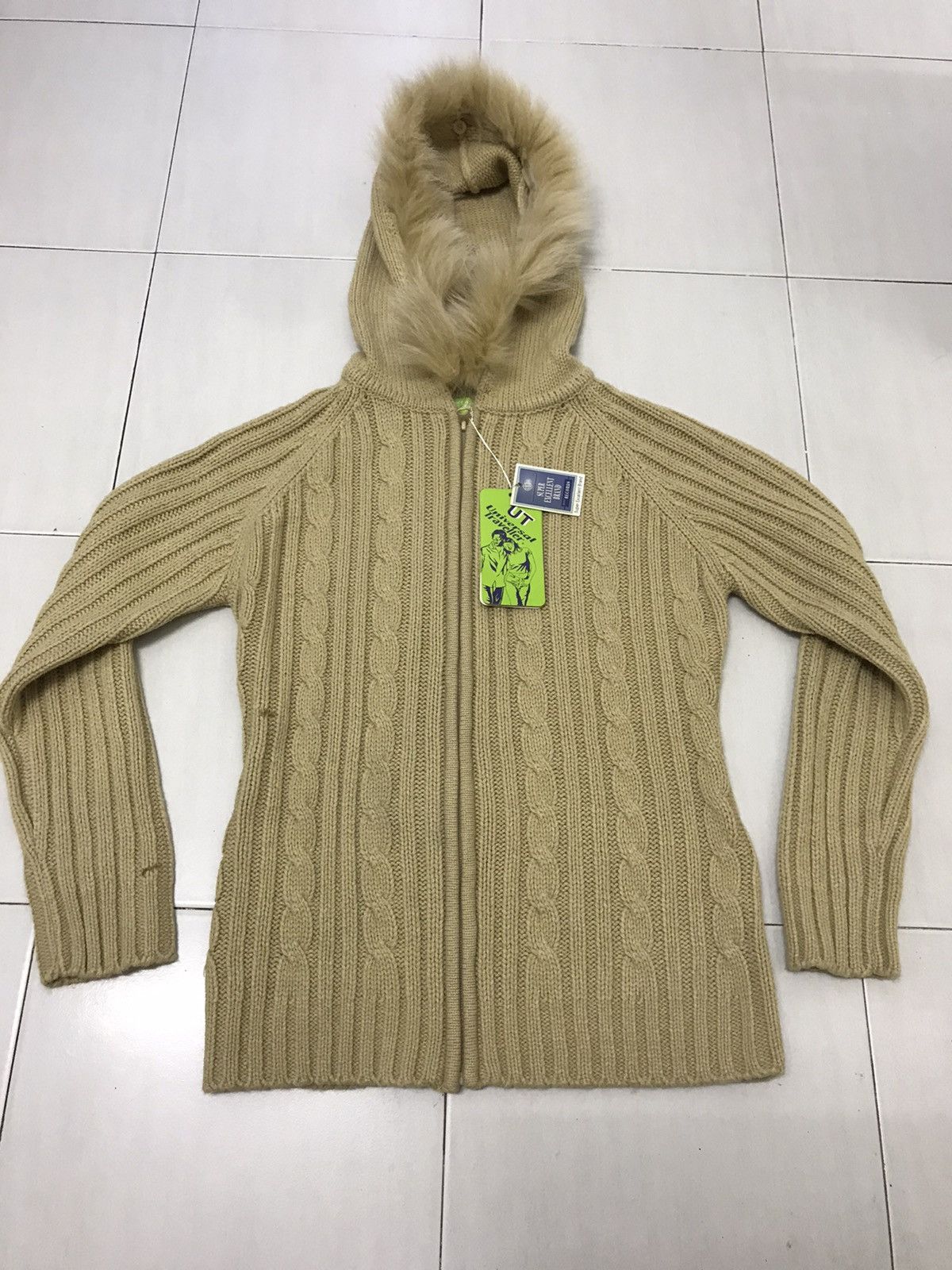 Japanese Brand Universal traveller knitwear sweatshirt with fur hoodie Size S / US 4 / IT 40 - 1 Thumbnail