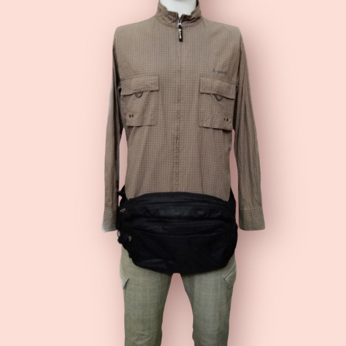 Japanese Brand × Jun Takahashi × Uniqlo UNIQLO BODYBAG LIMITED EDITION (BLACK) Size ONE SIZE - 17 Thumbnail