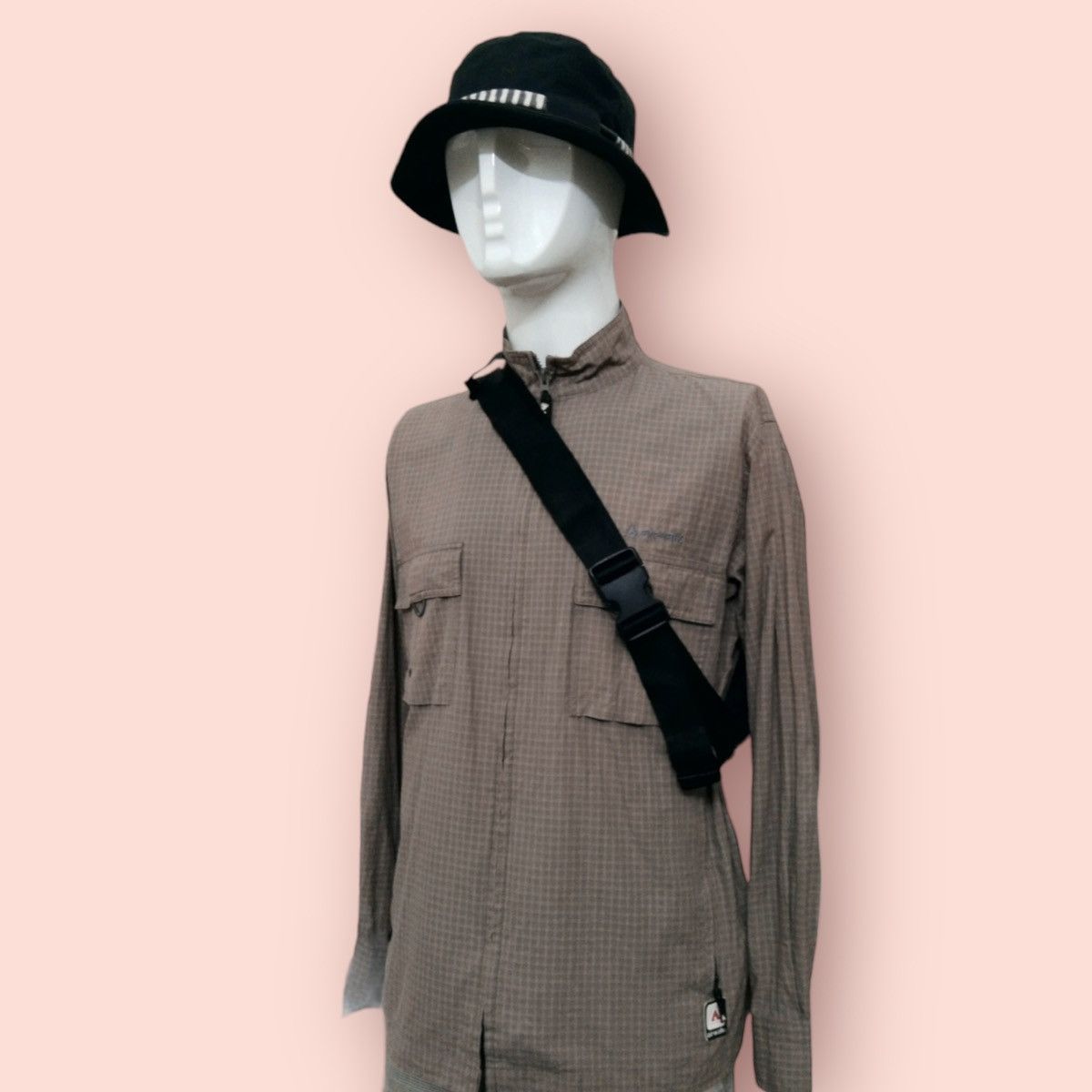 Japanese Brand × Jun Takahashi × Uniqlo UNIQLO BODYBAG LIMITED EDITION (BLACK) Size ONE SIZE - 16 Thumbnail