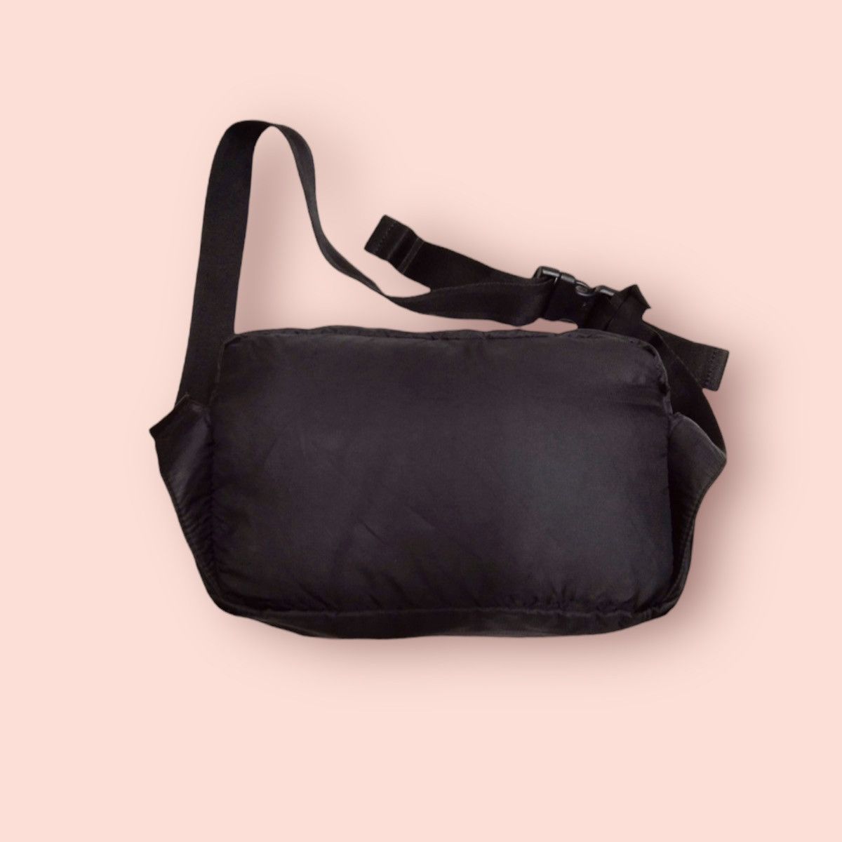 Japanese Brand × Jun Takahashi × Uniqlo UNIQLO BODYBAG LIMITED EDITION (BLACK) Size ONE SIZE - 7 Thumbnail