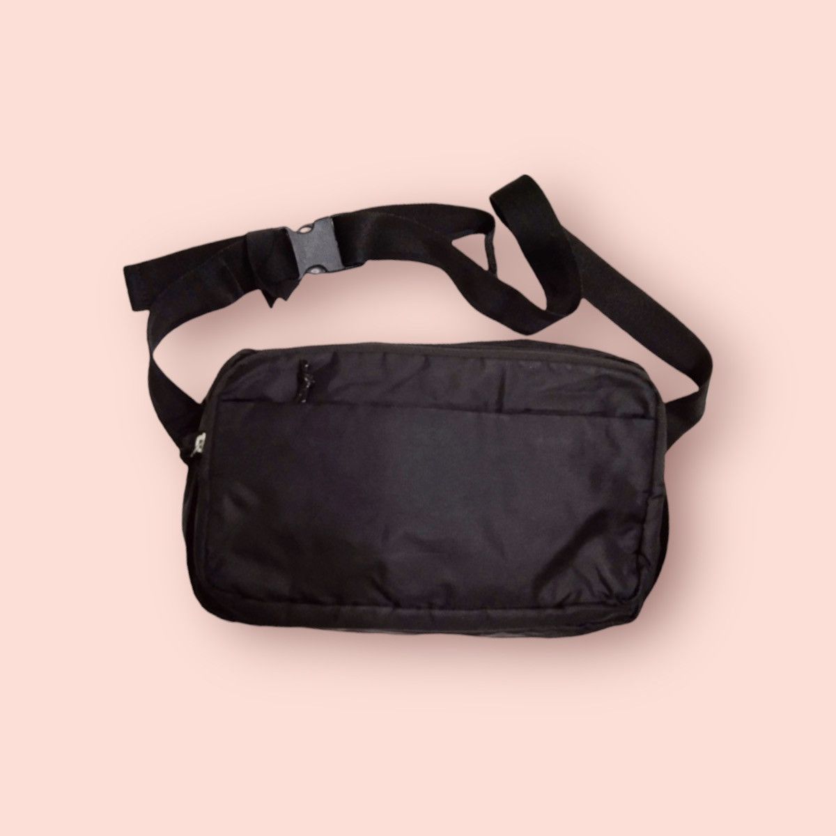 Japanese Brand × Jun Takahashi × Uniqlo UNIQLO BODYBAG LIMITED EDITION (BLACK) Size ONE SIZE - 2 Thumbnail