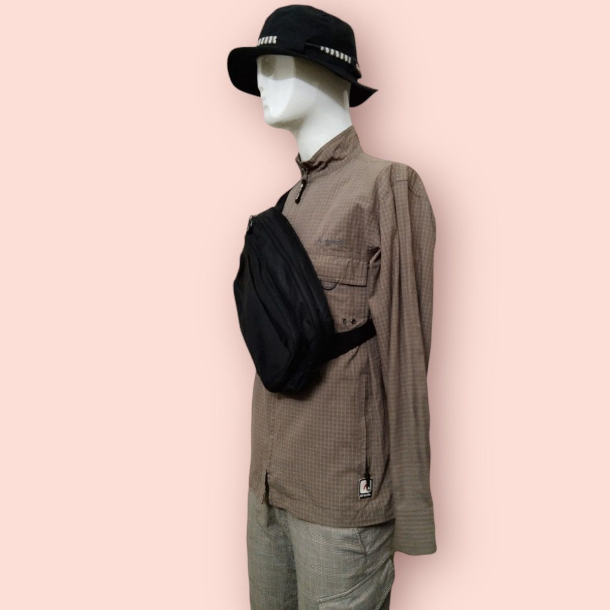 Japanese Brand × Jun Takahashi × Uniqlo UNIQLO BODYBAG LIMITED EDITION (BLACK) Size ONE SIZE - 15 Thumbnail