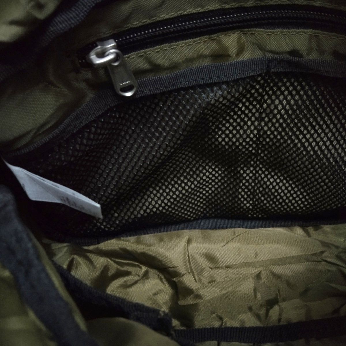 Japanese Brand × Jun Takahashi × Uniqlo UNIQLO BODYBAG LIMITED EDITION (BLACK) Size ONE SIZE - 10 Thumbnail