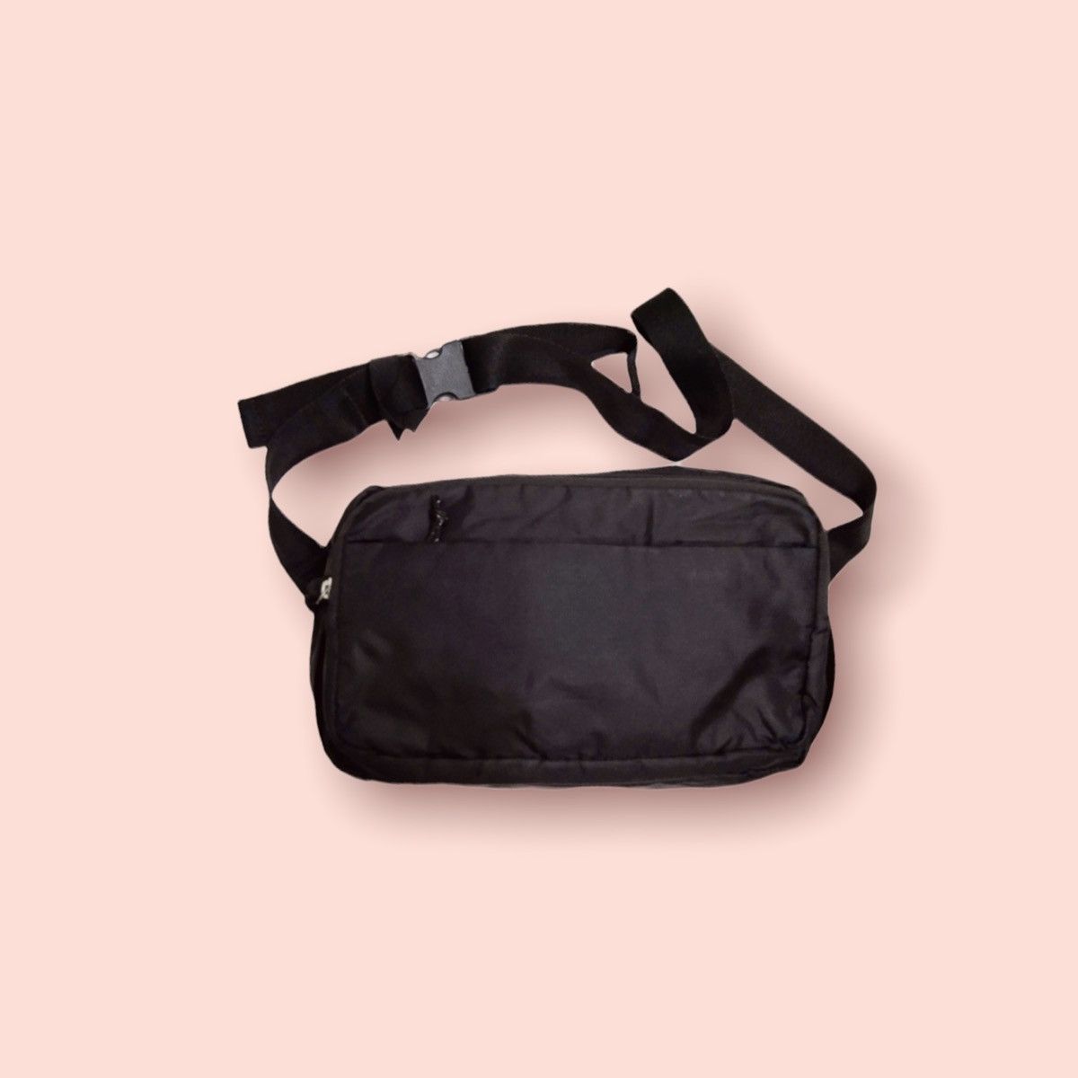 Japanese Brand × Jun Takahashi × Uniqlo UNIQLO BODYBAG LIMITED EDITION (BLACK) Size ONE SIZE - 1 Thumbnail