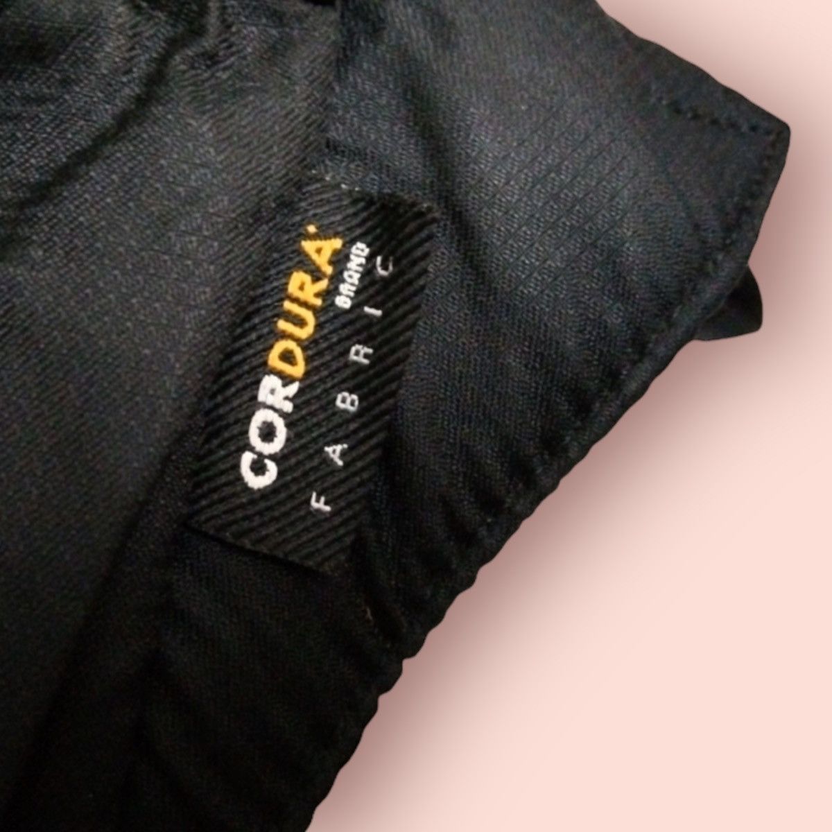Japanese Brand × Jun Takahashi × Uniqlo UNIQLO BODYBAG LIMITED EDITION (BLACK) Size ONE SIZE - 5 Thumbnail